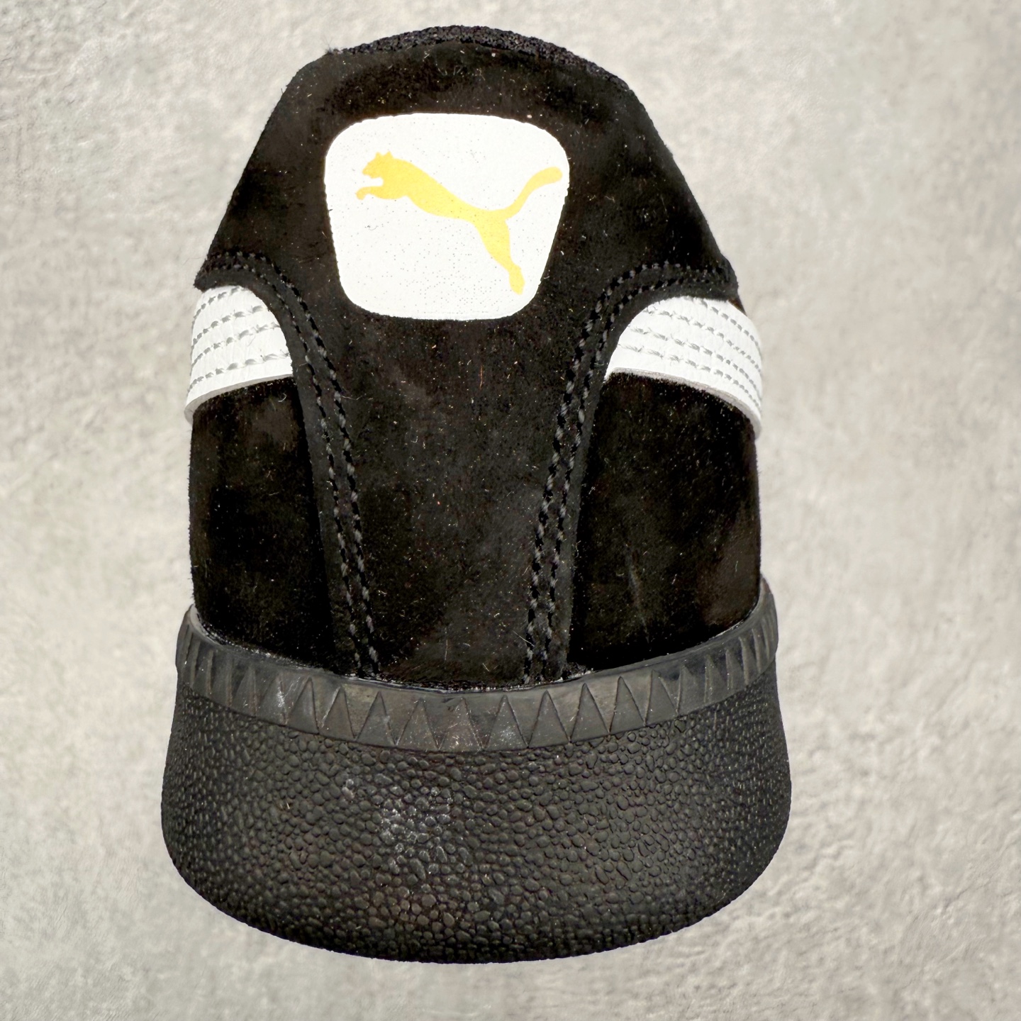 图片[8]-PUMA Palermo Trainer 彪马防滑耐磨低帮德训休闲板鞋 简约又不失设计巧思的帅气风格让它轻松驾驭日常休闲或滑板场合 运动兼具匠心 细节彰显品质 衬垫边缘以提供支撑和灵活性 强化鞋头以承受持续的磨损 耐磨性强 稳定性高 抓地更牢 不易打滑 尺码： 35 36 36.5 37.5 38 38.5 39 40 40.5 41 42 42.5 43 44 45-选品中心