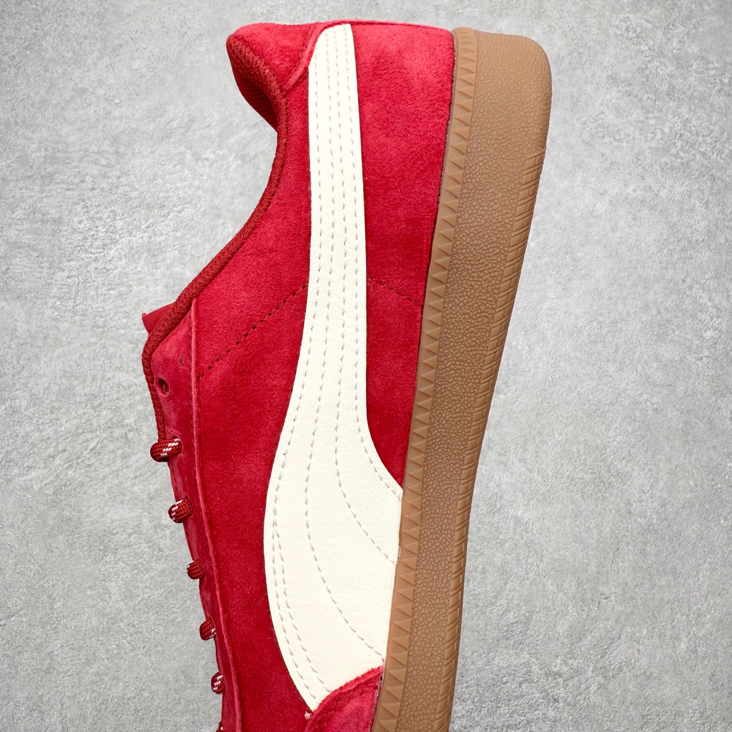 图片[7]-PUMA Palermo Trainer 彪马防滑耐磨低帮德训休闲板鞋 简约又不失设计巧思的帅气风格让它轻松驾驭日常休闲或滑板场合 运动兼具匠心 细节彰显品质 衬垫边缘以提供支撑和灵活性 强化鞋头以承受持续的磨损 耐磨性强 稳定性高 抓地更牢 不易打滑 尺码： 35 36 36.5 37.5 38 38.5 39 40 40.5 41 42 42.5 43 44 45-选品中心