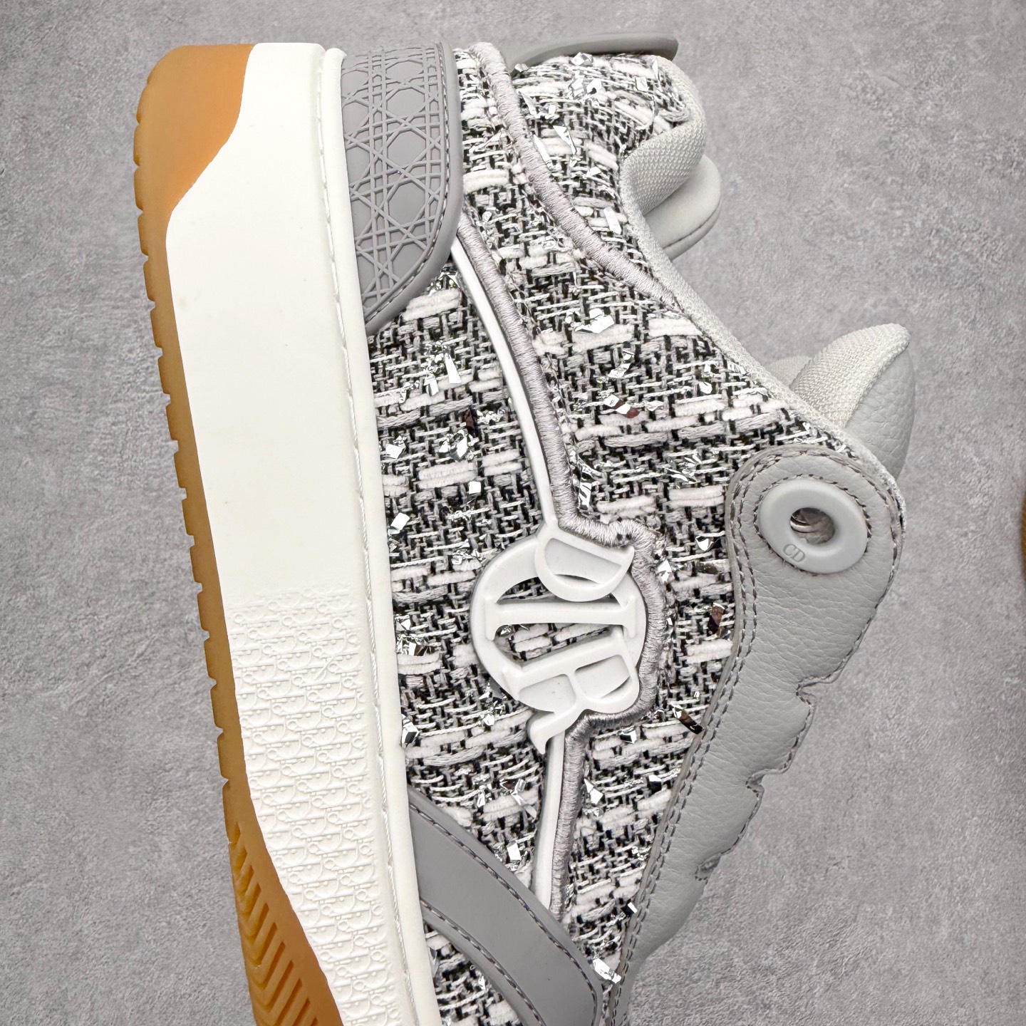 图片[6]-＃FS纯原福利 DIOR迪奥 B9S 面包鞋 皮革 圆头厚底系带低帮板鞋 Christian Dior，简称迪奥（Dior），是法国著名高价奢侈品品牌。迪奥公司由法国时装设计师克里斯汀•迪奥创立，总部设在巴黎。自1946年创始以来，Dior一直是华丽与高雅的代名词。不论是时装、化妆品或是其他产品，克里斯汀•迪奥在时尚殿堂一直雄踞顶端Dior之所以能成为经典，除了其创新中又带着优雅的设计，亦培育出许多优秀的年轻设计师。主要经营女装、男装、首饰、香水、化妆品、童装等高档。尺码对应库存明细‼️-选品中心