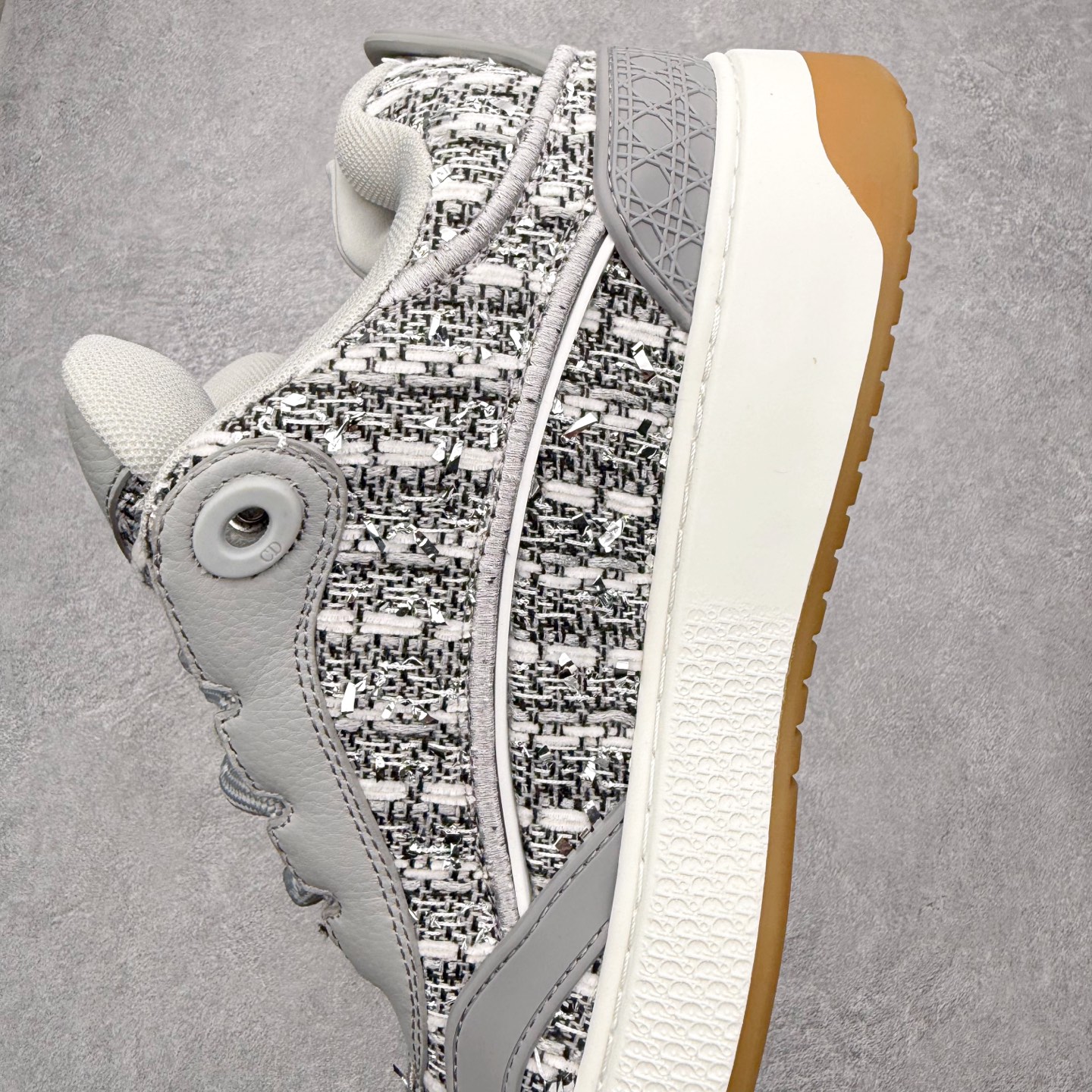 图片[7]-＃FS纯原福利 DIOR迪奥 B9S 面包鞋 皮革 圆头厚底系带低帮板鞋 Christian Dior，简称迪奥（Dior），是法国著名高价奢侈品品牌。迪奥公司由法国时装设计师克里斯汀•迪奥创立，总部设在巴黎。自1946年创始以来，Dior一直是华丽与高雅的代名词。不论是时装、化妆品或是其他产品，克里斯汀•迪奥在时尚殿堂一直雄踞顶端Dior之所以能成为经典，除了其创新中又带着优雅的设计，亦培育出许多优秀的年轻设计师。主要经营女装、男装、首饰、香水、化妆品、童装等高档。尺码对应库存明细‼️-选品中心