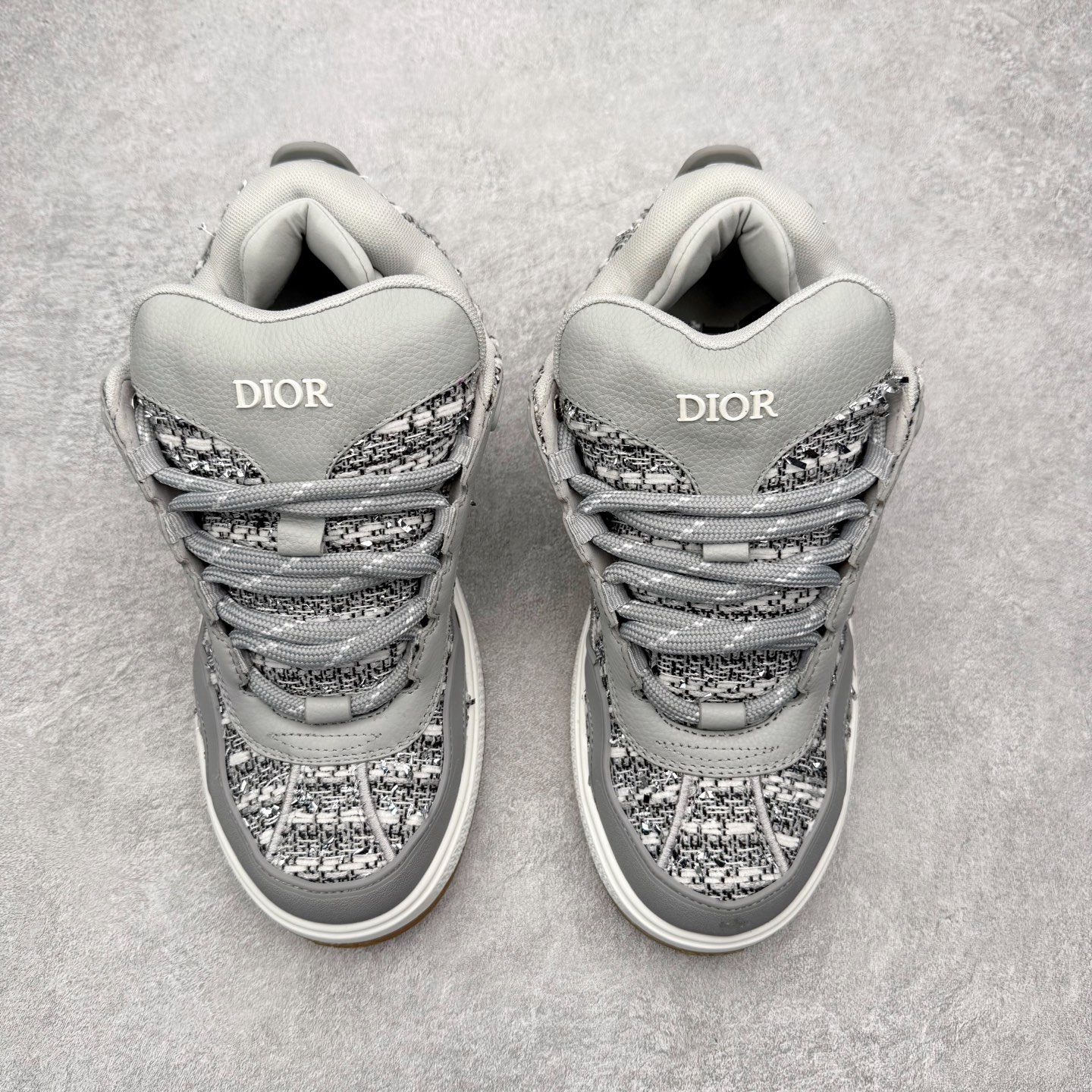 图片[2]-＃FS纯原福利 DIOR迪奥 B9S 面包鞋 皮革 圆头厚底系带低帮板鞋 Christian Dior，简称迪奥（Dior），是法国著名高价奢侈品品牌。迪奥公司由法国时装设计师克里斯汀•迪奥创立，总部设在巴黎。自1946年创始以来，Dior一直是华丽与高雅的代名词。不论是时装、化妆品或是其他产品，克里斯汀•迪奥在时尚殿堂一直雄踞顶端Dior之所以能成为经典，除了其创新中又带着优雅的设计，亦培育出许多优秀的年轻设计师。主要经营女装、男装、首饰、香水、化妆品、童装等高档。尺码对应库存明细‼️-选品中心