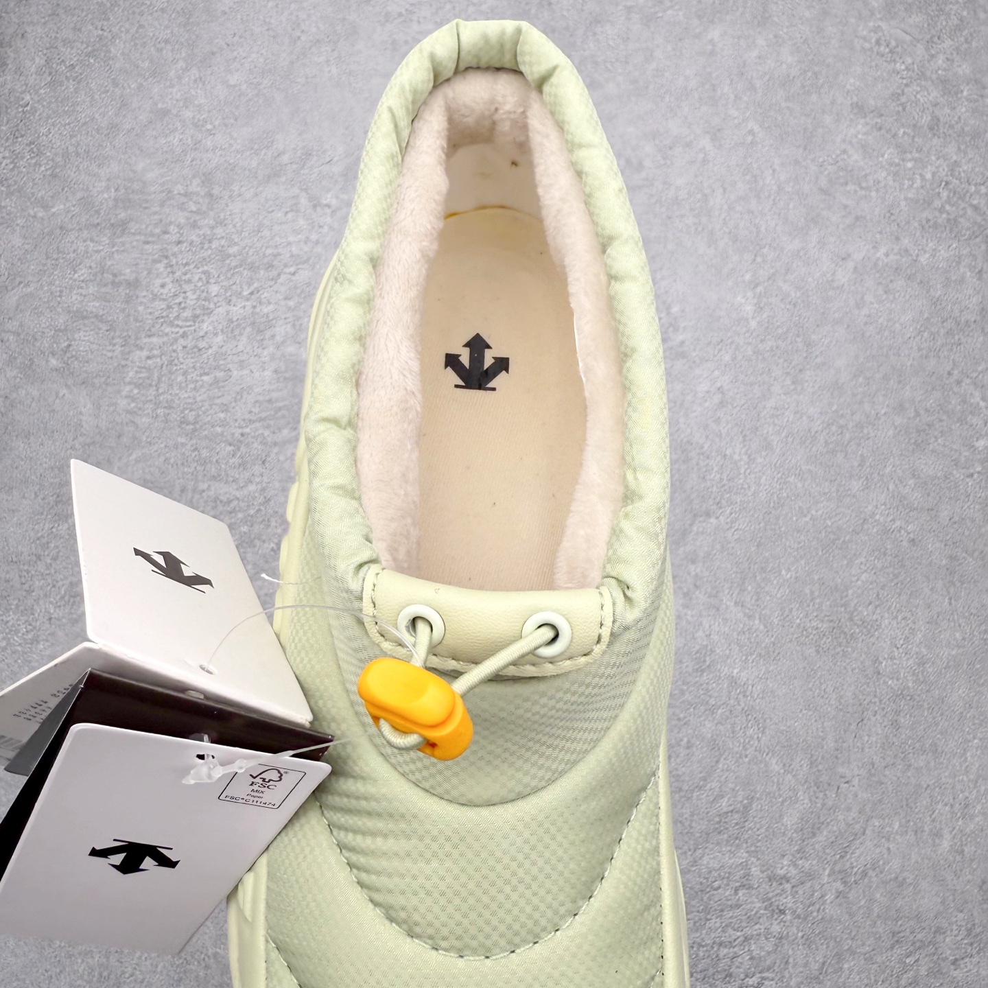 图片[5]-迪桑特DESCENTE SKI STYLE系列 P棉马卡龙厚底面包营地鞋保暖防滑耐磨生活休闲鞋 DESCENTE（迪桑特）创立于1935年，品牌名取自法语词汇，意为“滑降”。品牌箭头标识代表滑雪的三种技术“高速直线滑行”、“穿越”和“侧滑”，也寓意品牌在打造高端专业运动产品中不断追求完美的创新精神，致力于成为中国高端专业滑雪、综训、女子、铁人三项、高尔夫的第一品牌。实拍调校N版已经零色差零失真 百分百还原实物色彩所见即所得 不存在货不对板色差等低级问题 选购参考实物拍摄 不混卖不参货 只用心做好货严格选品 承诺混一赔十 尺码：36 36.5 37.5 38 38.5 39 40 40.5 41 42 42.5 43 44 44.5 45-选品中心