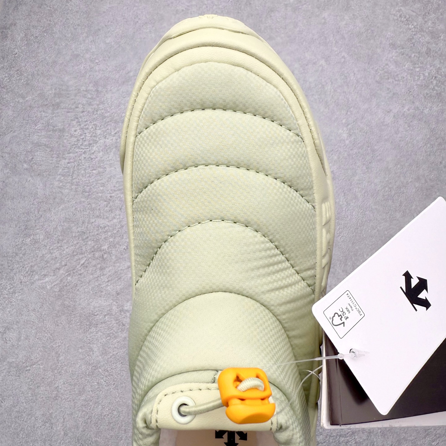 图片[4]-迪桑特DESCENTE SKI STYLE系列 P棉马卡龙厚底面包营地鞋保暖防滑耐磨生活休闲鞋 DESCENTE（迪桑特）创立于1935年，品牌名取自法语词汇，意为“滑降”。品牌箭头标识代表滑雪的三种技术“高速直线滑行”、“穿越”和“侧滑”，也寓意品牌在打造高端专业运动产品中不断追求完美的创新精神，致力于成为中国高端专业滑雪、综训、女子、铁人三项、高尔夫的第一品牌。实拍调校N版已经零色差零失真 百分百还原实物色彩所见即所得 不存在货不对板色差等低级问题 选购参考实物拍摄 不混卖不参货 只用心做好货严格选品 承诺混一赔十 尺码：36 36.5 37.5 38 38.5 39 40 40.5 41 42 42.5 43 44 44.5 45-选品中心