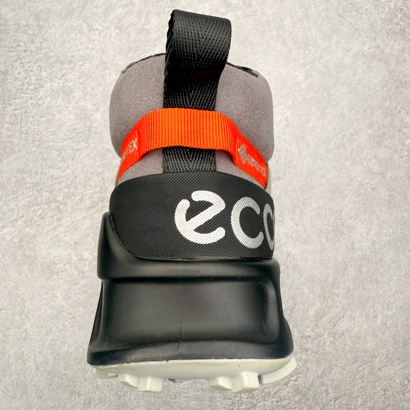 图片[8]-ECCO爱步BIOM缓震防水男鞋 徒步越野运动鞋 健步2.1山地鞋 户外运动鞋 自然律动科技鞋楦，符合人体工学 带来裸足体验 GORE-TEX防水技术结合了优化的透气性和潮湿性天气防护的功能 加固的鞋底结构增强其稳定性，加厚的鞋领提供支持与保护性，以应对挑战的越野地形 PU中底，橡胶大底，抓地力强 具有良好的防滑耐磨性 Ortholite蜂窝状压印鞋垫，长效缓震，亲肤透气 稳固防护 循迹山野 尺码：39 40 41 42 43 44 （正常码）-选品中心