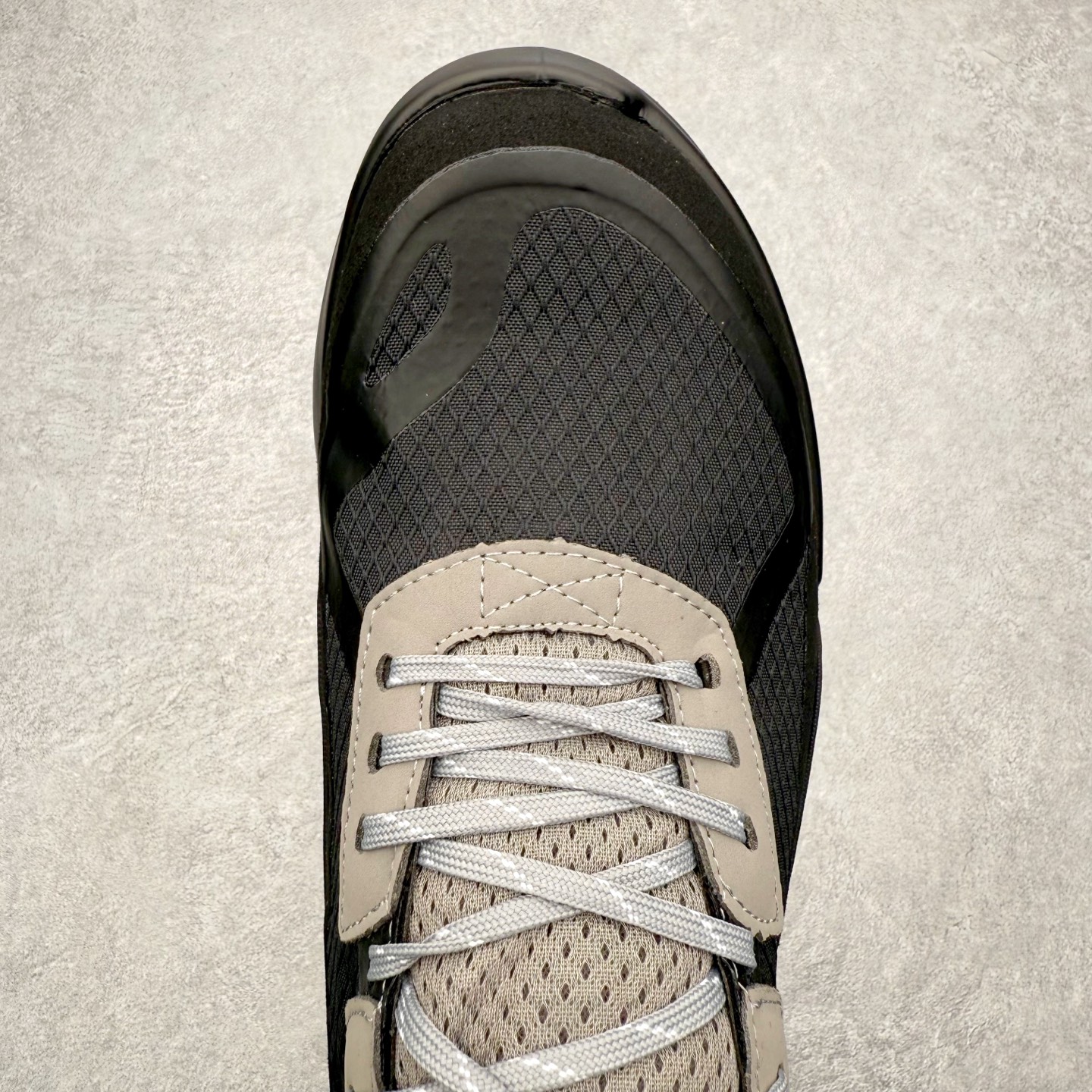 图片[4]-ECCO爱步BIOM缓震防水男鞋 徒步越野运动鞋 健步2.1山地鞋 户外运动鞋 自然律动科技鞋楦，符合人体工学 带来裸足体验 GORE-TEX防水技术结合了优化的透气性和潮湿性天气防护的功能 加固的鞋底结构增强其稳定性，加厚的鞋领提供支持与保护性，以应对挑战的越野地形 PU中底，橡胶大底，抓地力强 具有良好的防滑耐磨性 Ortholite蜂窝状压印鞋垫，长效缓震，亲肤透气 稳固防护 循迹山野 尺码：39 40 41 42 43 44 （正常码）-选品中心