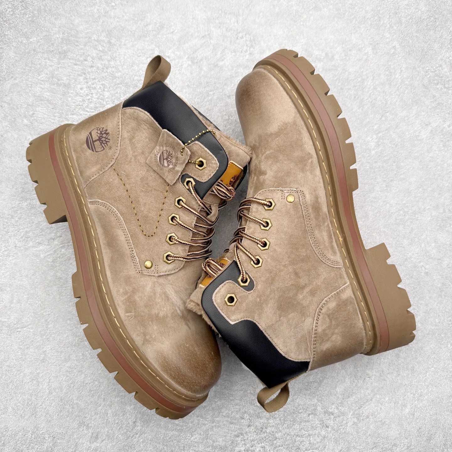 图片[3]-Timberland添柏岚/天伯伦 秋冬新品 秋冬必备户外休闲大黄靴系列#广东大厂品质 原盒原包装 时尚潮流搭配 面料采用意大利🇮🇹顶级磨砂细纹牛皮 轻质大底 搭配防臭防腐真皮乳胶鞋垫 大底到五金都是代工厂原材料制作 同原版固特异永不开胶工艺 好货不杀猪 首单质量严格把控 全网独家首发 品质毋庸置疑 全套官网统一包装 给您完美的穿着体验 质量考究耐穿 型男必备 专治不帅 高品质脚感一流 今年冬季防寒户外专用 日常随意搭配 尺码：38-44（皮鞋码）-选品中心