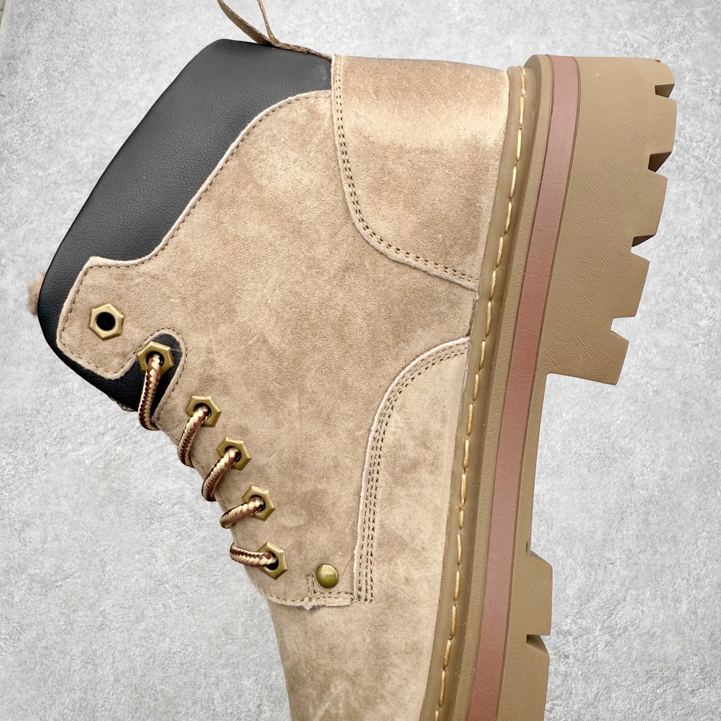 图片[7]-Timberland添柏岚/天伯伦 秋冬新品 秋冬必备户外休闲大黄靴系列#广东大厂品质 原盒原包装 时尚潮流搭配 面料采用意大利🇮🇹顶级磨砂细纹牛皮 轻质大底 搭配防臭防腐真皮乳胶鞋垫 大底到五金都是代工厂原材料制作 同原版固特异永不开胶工艺 好货不杀猪 首单质量严格把控 全网独家首发 品质毋庸置疑 全套官网统一包装 给您完美的穿着体验 质量考究耐穿 型男必备 专治不帅 高品质脚感一流 今年冬季防寒户外专用 日常随意搭配 尺码：38-44（皮鞋码）-选品中心