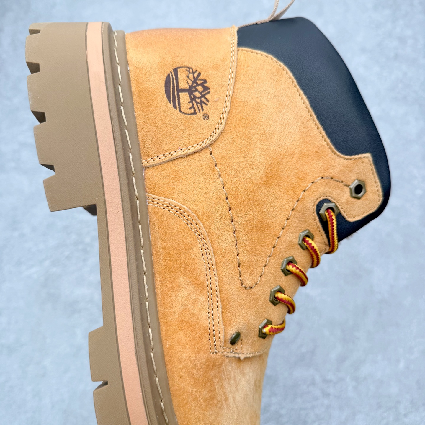 图片[6]-Timberland添柏岚/天伯伦 秋冬新品 秋冬必备户外休闲大黄靴系列#广东大厂品质 原盒原包装 时尚潮流搭配 面料采用意大利🇮🇹顶级磨砂细纹牛皮 轻质大底 搭配防臭防腐真皮乳胶鞋垫 大底到五金都是代工厂原材料制作 同原版固特异永不开胶工艺 好货不杀猪 首单质量严格把控 全网独家首发 品质毋庸置疑 全套官网统一包装 给您完美的穿着体验 质量考究耐穿 型男必备 专治不帅 高品质脚感一流 今年冬季防寒户外专用 日常随意搭配 尺码：38-44（皮鞋码）-选品中心