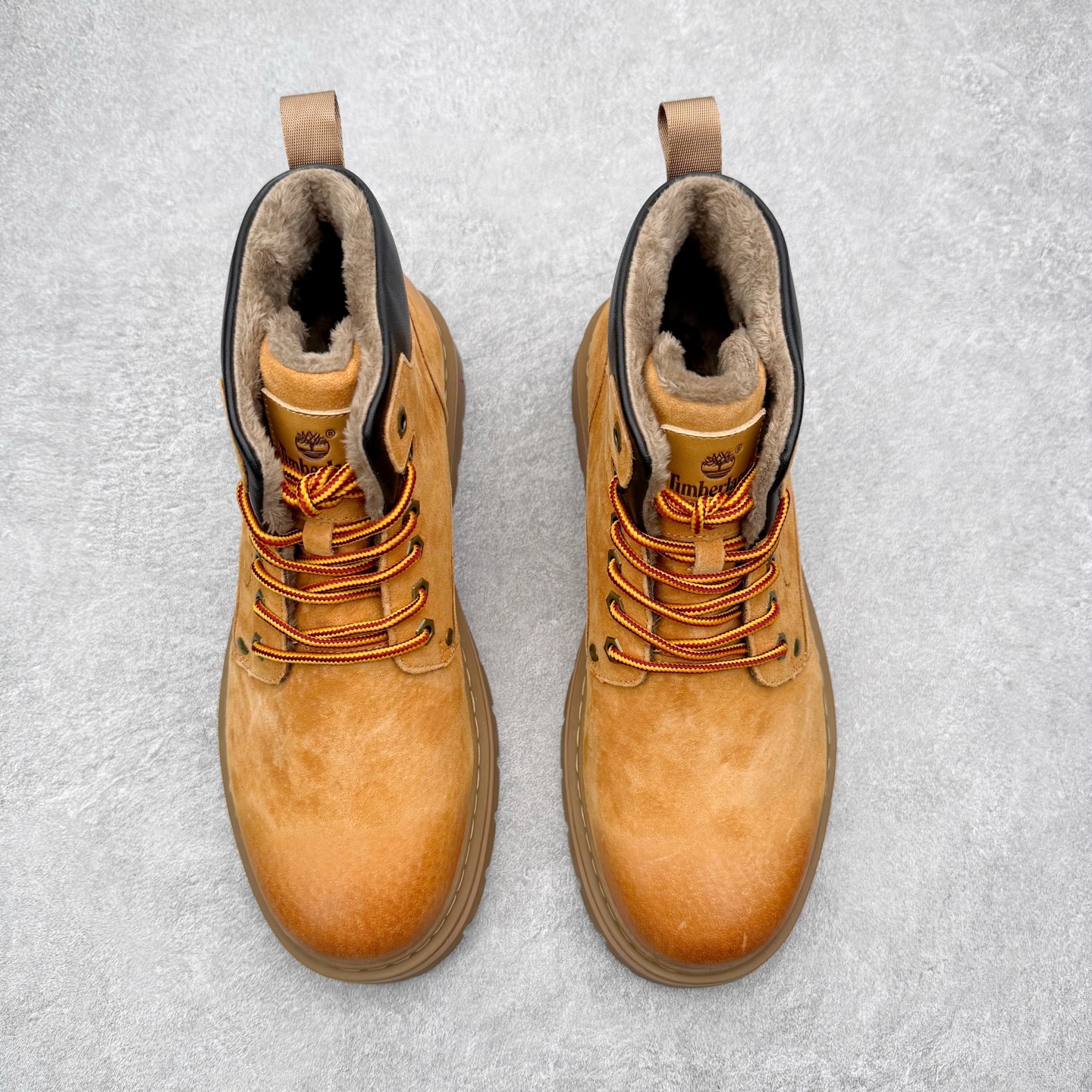 图片[2]-Timberland添柏岚/天伯伦 秋冬新品 秋冬必备户外休闲大黄靴系列#广东大厂品质 原盒原包装 时尚潮流搭配 面料采用意大利🇮🇹顶级磨砂细纹牛皮 轻质大底 搭配防臭防腐真皮乳胶鞋垫 大底到五金都是代工厂原材料制作 同原版固特异永不开胶工艺 好货不杀猪 首单质量严格把控 全网独家首发 品质毋庸置疑 全套官网统一包装 给您完美的穿着体验 质量考究耐穿 型男必备 专治不帅 高品质脚感一流 今年冬季防寒户外专用 日常随意搭配 尺码：38-44（皮鞋码）-选品中心
