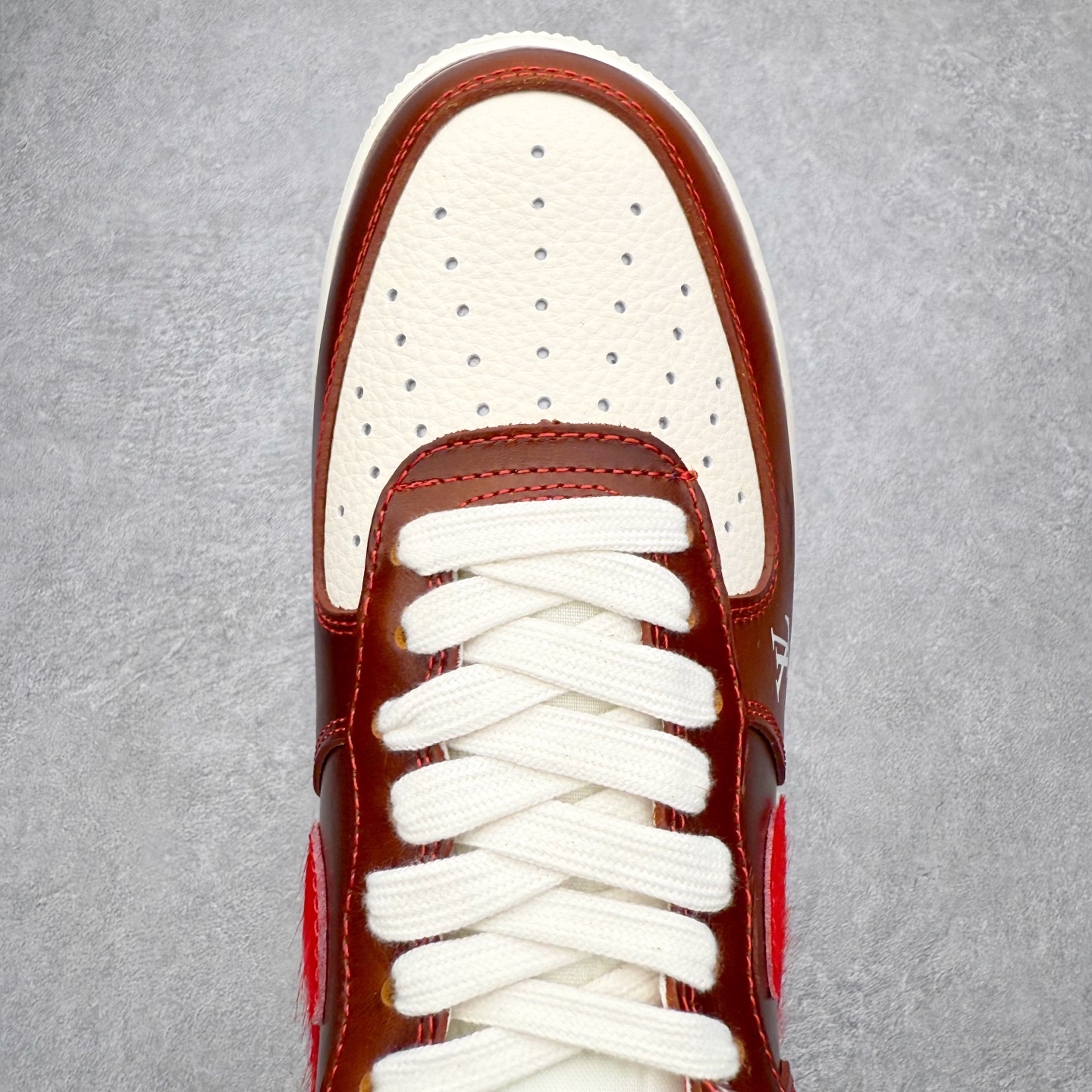 图片[4]-NK Air Force 1´07 Low 空军一号低帮百搭休闲运动板鞋 FV3694-103 柔软、弹性十足的缓震性能和出色的中底设计 横跨复古与现代的外型结合 造就出风靡全球 三十多年的Force 1 直到今天还深受青睐 实拍调校N版已经零色差零失真 百分百还原实物色彩所见即所得 不存在货不对板色差等低级问题 选购参考实物拍摄 不混卖不参货 只用心做好货严格选品 承诺混一赔十 尺码：36 36.5 37.5 38 38.5 39 40 40.5 41 42 42.5 43 44 44.5 45-选品中心