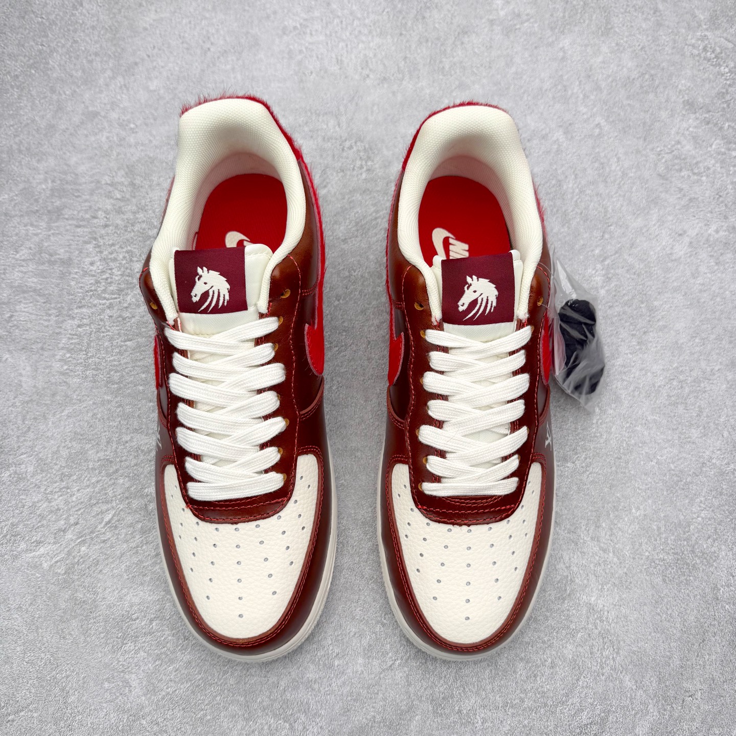 图片[2]-NK Air Force 1´07 Low 空军一号低帮百搭休闲运动板鞋 FV3694-103 柔软、弹性十足的缓震性能和出色的中底设计 横跨复古与现代的外型结合 造就出风靡全球 三十多年的Force 1 直到今天还深受青睐 实拍调校N版已经零色差零失真 百分百还原实物色彩所见即所得 不存在货不对板色差等低级问题 选购参考实物拍摄 不混卖不参货 只用心做好货严格选品 承诺混一赔十 尺码：36 36.5 37.5 38 38.5 39 40 40.5 41 42 42.5 43 44 44.5 45-选品中心