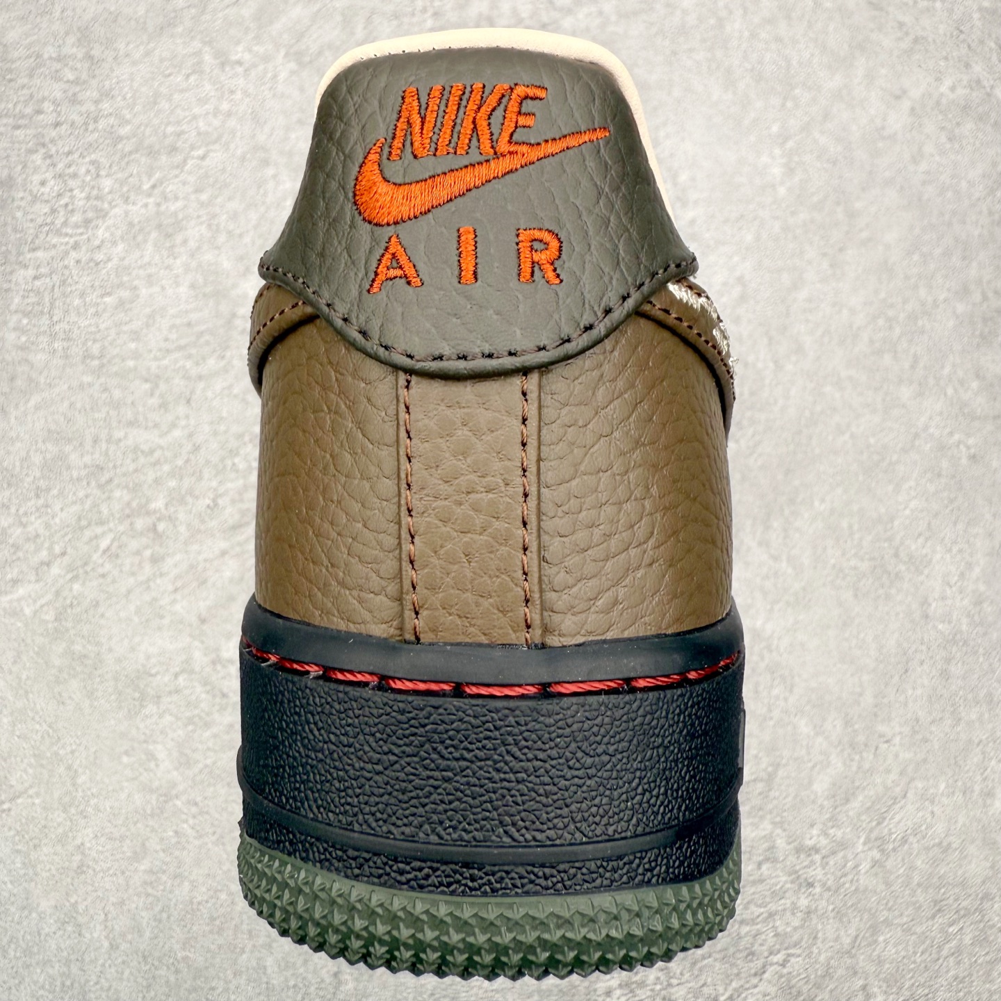 图片[8]-NK Air Force 1´07 Low 空军一号低帮百搭休闲运动板鞋 IQ1122-320 柔软、弹性十足的缓震性能和出色的中底设计 横跨复古与现代的外型结合 造就出风靡全球 三十多年的Force 1 直到今天还深受青睐 实拍调校N版已经零色差零失真 百分百还原实物色彩所见即所得 不存在货不对板色差等低级问题 选购参考实物拍摄 不混卖不参货 只用心做好货严格选品 承诺混一赔十 尺码：36 36.5 37.5 38 38.5 39 40 40.5 41 42 42.5 43 44 44.5 45-选品中心