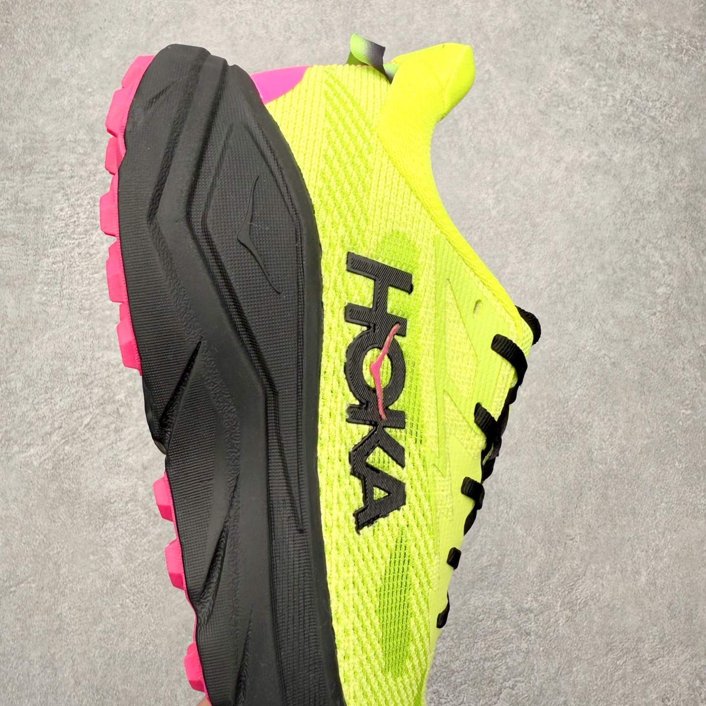 图片[6]-HOKA ONE ONE Challenger ATR 8 挑战者八代轻便耐磨防滑跑步鞋 新一代Challenger泡棉中底减重10% 增加3mm强化缓震、打造Q弹脚感 后跟采用延伸设计 加强跟腱保护、便于穿脱 搭配环保工程网布增加透气、短靴细节防止碎石进入 重新设计的大底以轮胎刻纹为灵感 以更密集的全大底水波刻纹 搭配加大面积的高耐磨橡胶与4mm大刻纹设计 增加整体抓地力与稳定性 尺码：36 36.5 37.5 38 38.5 39 40 40.5 41 42 42.5 43 44 44.5 45-选品中心