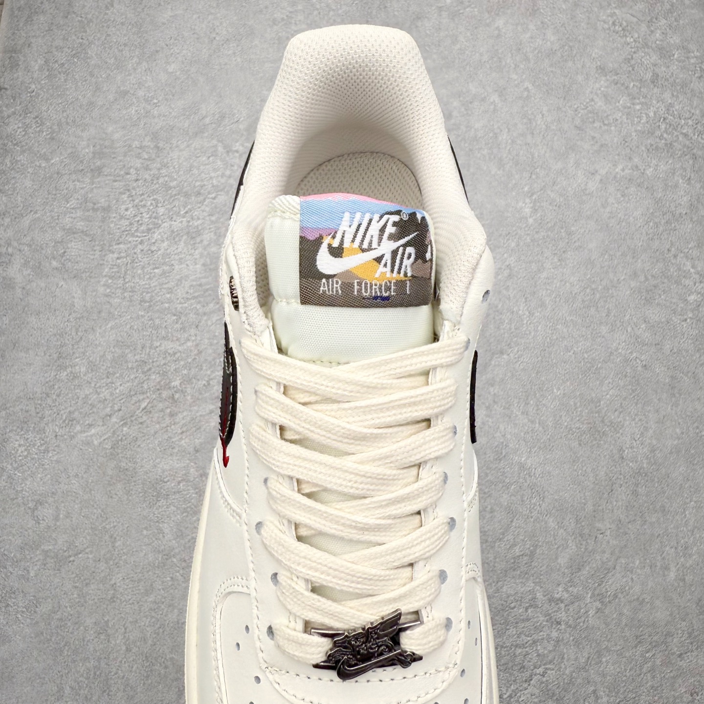 图片[5]-NK Air Force 1´07 Low 空军一号低帮百搭休闲运动板鞋 DD1982-347 柔软、弹性十足的缓震性能和出色的中底设计 横跨复古与现代的外型结合 造就出风靡全球 三十多年的Force 1 直到今天还深受青睐 实拍调校N版已经零色差零失真 百分百还原实物色彩所见即所得 不存在货不对板色差等低级问题 选购参考实物拍摄 不混卖不参货 只用心做好货严格选品 承诺混一赔十 尺码：36 36.5 37.5 38 38.5 39 40 40.5 41 42 42.5 43 44 44.5 45-选品中心