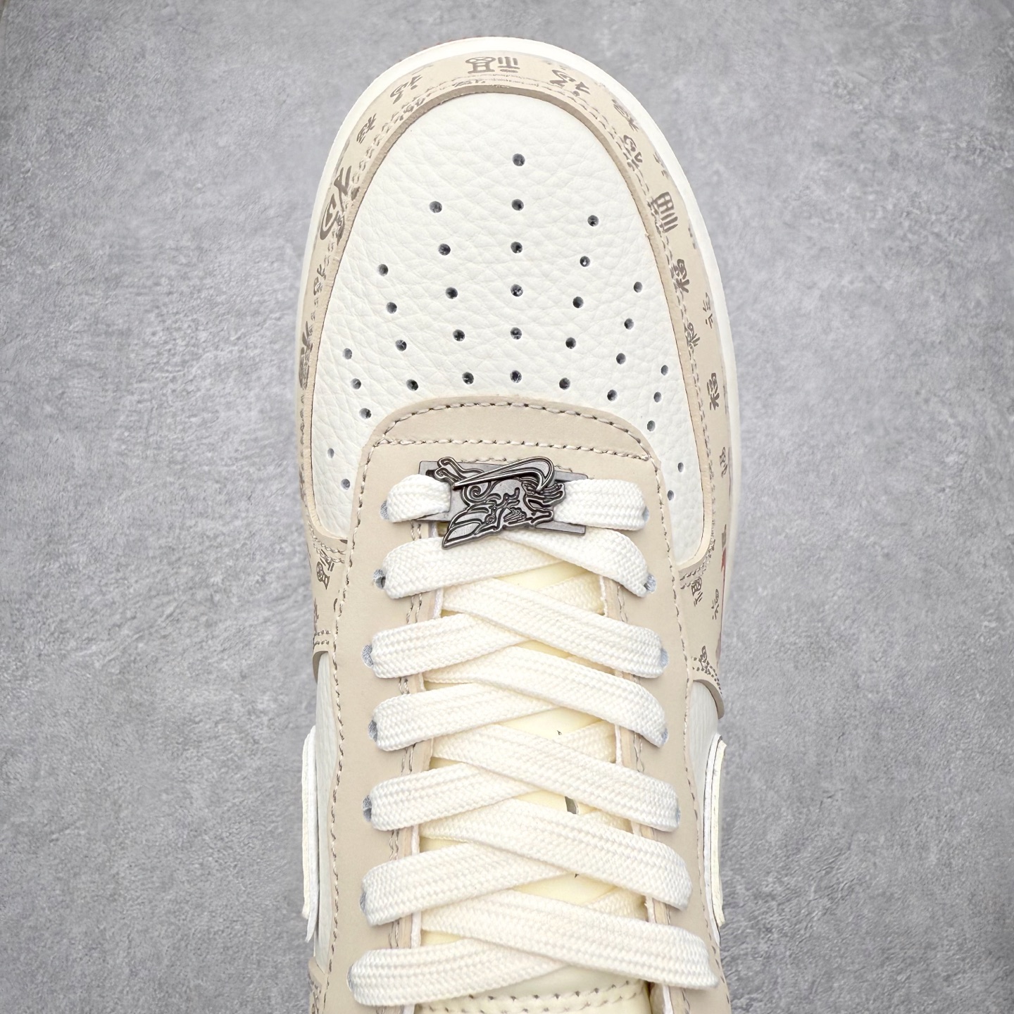 图片[4]-NK Air Force 1´07 Low 空军一号低帮百搭休闲运动板鞋 NH0601-502 柔软、弹性十足的缓震性能和出色的中底设计 横跨复古与现代的外型结合 造就出风靡全球 三十多年的Force 1 直到今天还深受青睐 实拍调校N版已经零色差零失真 百分百还原实物色彩所见即所得 不存在货不对板色差等低级问题 选购参考实物拍摄 不混卖不参货 只用心做好货严格选品 承诺混一赔十 尺码：36 36.5 37.5 38 38.5 39 40 40.5 41 42 42.5 43 44 44.5 45-选品中心