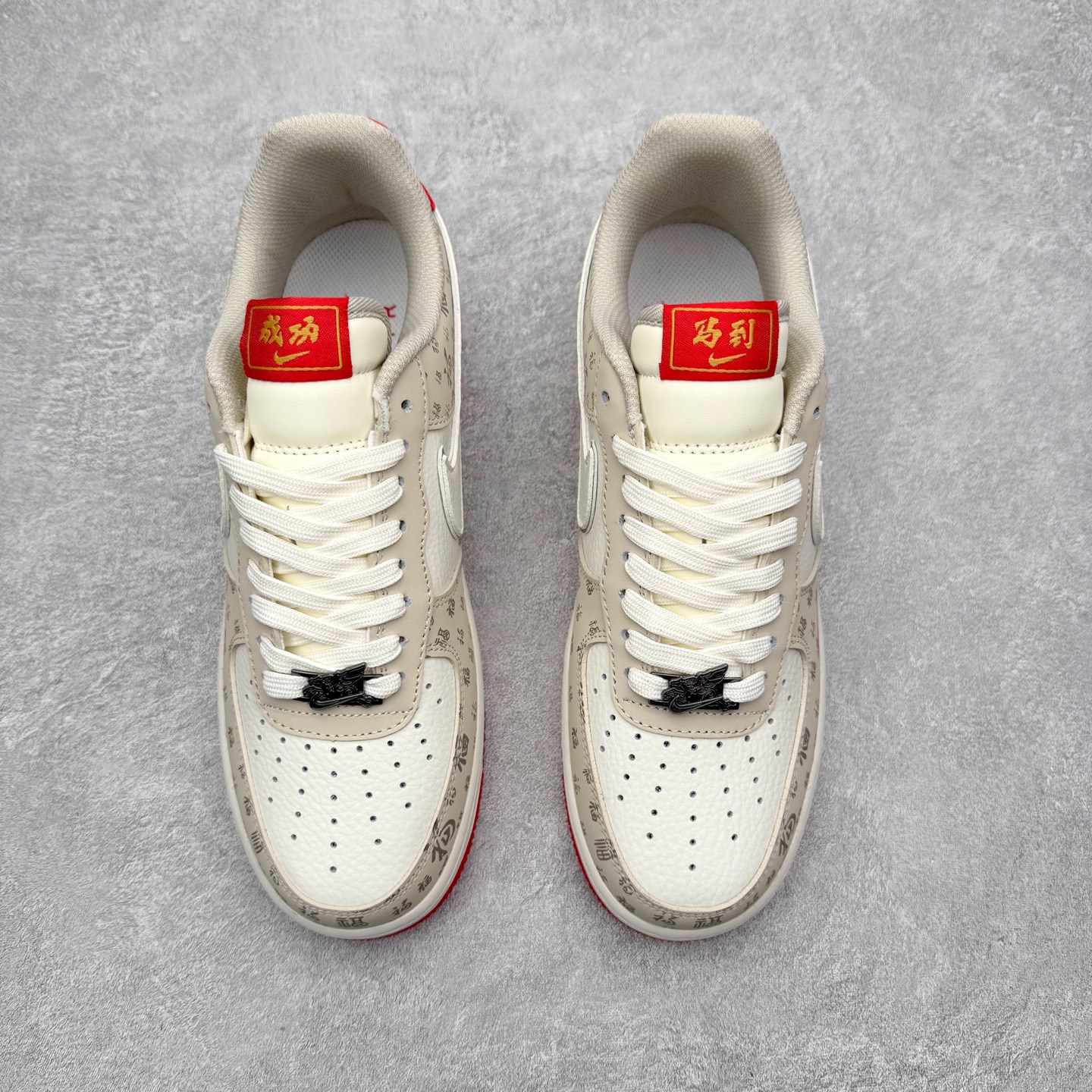 图片[2]-NK Air Force 1´07 Low 空军一号低帮百搭休闲运动板鞋 NH0601-502 柔软、弹性十足的缓震性能和出色的中底设计 横跨复古与现代的外型结合 造就出风靡全球 三十多年的Force 1 直到今天还深受青睐 实拍调校N版已经零色差零失真 百分百还原实物色彩所见即所得 不存在货不对板色差等低级问题 选购参考实物拍摄 不混卖不参货 只用心做好货严格选品 承诺混一赔十 尺码：36 36.5 37.5 38 38.5 39 40 40.5 41 42 42.5 43 44 44.5 45-选品中心