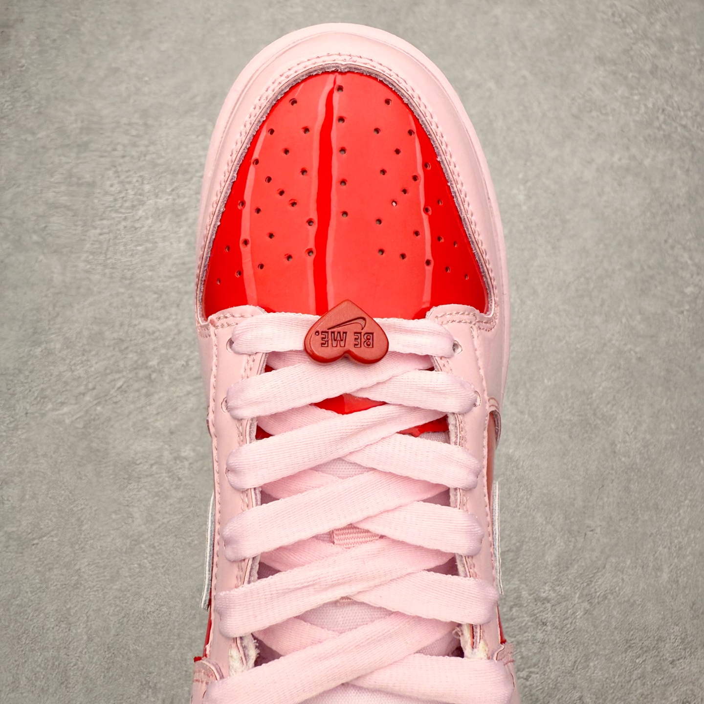 图片[4]-NK Dunk Valentine\’s Day 情人节 粉色 IQ5378-663 极限压缩利润空间 超乎所想的高性价比 用料绝不含糊 原盒原配 正确耐磨橡胶大底 超高清洁度 全鞋零毛边皮料切割 全套原楦原模倾力打造完美版型 尺码：36 36.5 37.5 38 38.5 39 40 40.5 41 42 42.5 43 44 44.5 45 46 47.5-选品中心