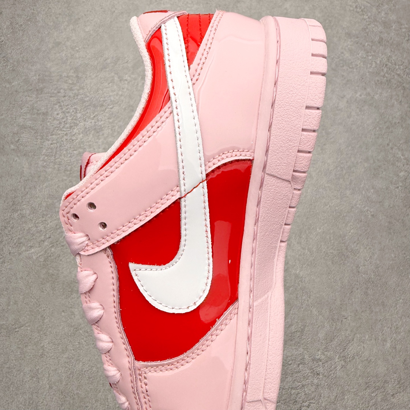 图片[7]-NK Dunk Valentine\’s Day 情人节 粉色 IQ5378-663 极限压缩利润空间 超乎所想的高性价比 用料绝不含糊 原盒原配 正确耐磨橡胶大底 超高清洁度 全鞋零毛边皮料切割 全套原楦原模倾力打造完美版型 尺码：36 36.5 37.5 38 38.5 39 40 40.5 41 42 42.5 43 44 44.5 45 46 47.5-选品中心