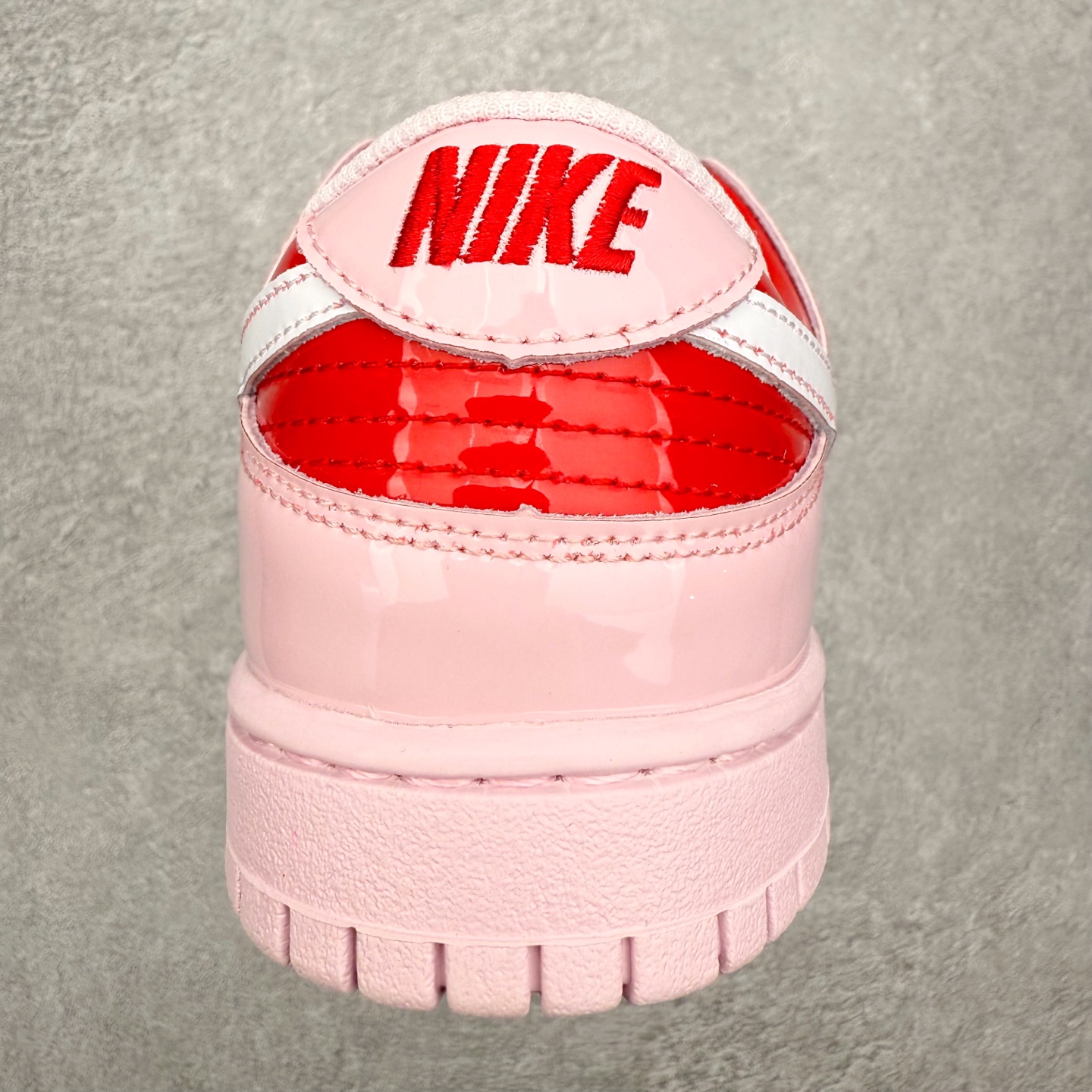 图片[8]-NK Dunk Valentine\’s Day 情人节 粉色 IQ5378-663 极限压缩利润空间 超乎所想的高性价比 用料绝不含糊 原盒原配 正确耐磨橡胶大底 超高清洁度 全鞋零毛边皮料切割 全套原楦原模倾力打造完美版型 尺码：36 36.5 37.5 38 38.5 39 40 40.5 41 42 42.5 43 44 44.5 45 46 47.5-选品中心