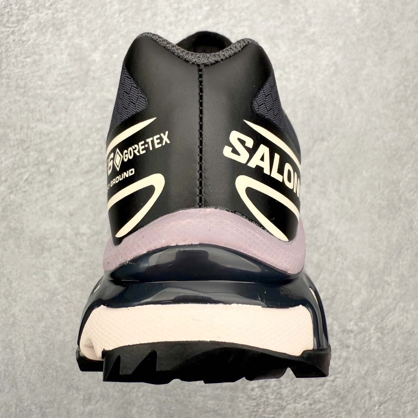 图片[8]-Salomon XT-6 萨洛蒙复古潮流户外机能登山跑鞋 纯原外贸平台特供订单 耗时半年巨作 全套原纸板楦头开发 原厂特供网布配套加持 确保原汁原味 完美呈现版型 原档数据独家私模五层组合大底 男女鞋同步官方开发至46.5 原装Ortholite轻量化鞋垫 中底布带钢印编号 原厂TPU锁扣 进口港宝加持 后跟自然饱满 还原公司包裹性 鞋面以“锯齿”状的包裹系统呈现 在基色底之下加入了各种色点缀 将公司的最新技术和时尚前卫的造型融入耐用的长跑款式中 鞋面由 TPU 薄膜制成 并焊接在高耐磨网眼上 使其既时尚又坚固 由 ACS底盘支撑 可增强稳定性和支撑力 以及由橡胶凸耳 Contragrip外底覆盖的 EVA 缓冲中底 旨在应对崎岖的地形 鞋舌上的彩色Salomon 标签、Quicklace 系统以及鞋头、鞋舌和鞋跟上的附加品牌使细节更加完美 让穿着者可以轻松驾驭户外与通勤下的任何运动生活场景 无缝鞋身户外随意纵横 颜值与脚感兼备 出街通勤 绝对非常吸睛 你值得拥有 尺码：36 36.5 37.5 38 38.5 39 40 40.5 41 42 42.5 43 44 44.5 45 注意：偏小1码-选品中心