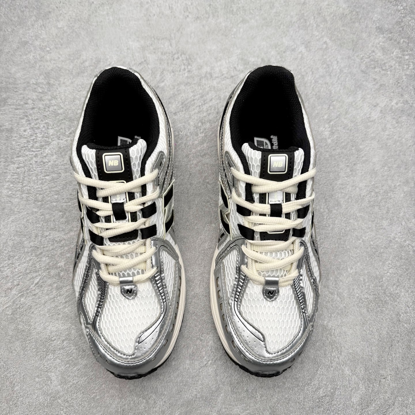 图片[2]-New Balance M1906R NB新百伦系列复古老爹风休闲运动慢跑鞋 日韩出口特供订单 全网最全配色 配套商长期套现长期补货 全新货品 正常出厂触屏不到的单价 超级跑量款 全套原楦原纸板原厂数据开发 进口三明治网面 原装进口翻毛皮料正确绒感卡色 正确中底拉帮中底网布细节 采用轻质牛剖革拼接透气网眼衬垫织物鞋面材质 T-Beam大底提供足步弓支撑 保持步态稳定 后跟搭载外露缓震胶 鞋身整体以各种深浅不一的灰色覆盖 鞋头以淡蓝色调装饰 网眼衬垫通过不规律的色块实现做旧的美感 泛黄的鞋底更是进一步增添了复古气息 尺码：36 37 37.5 38 38.5 39.5 40 40.5 41.5 42 42.5 43 44 45-选品中心