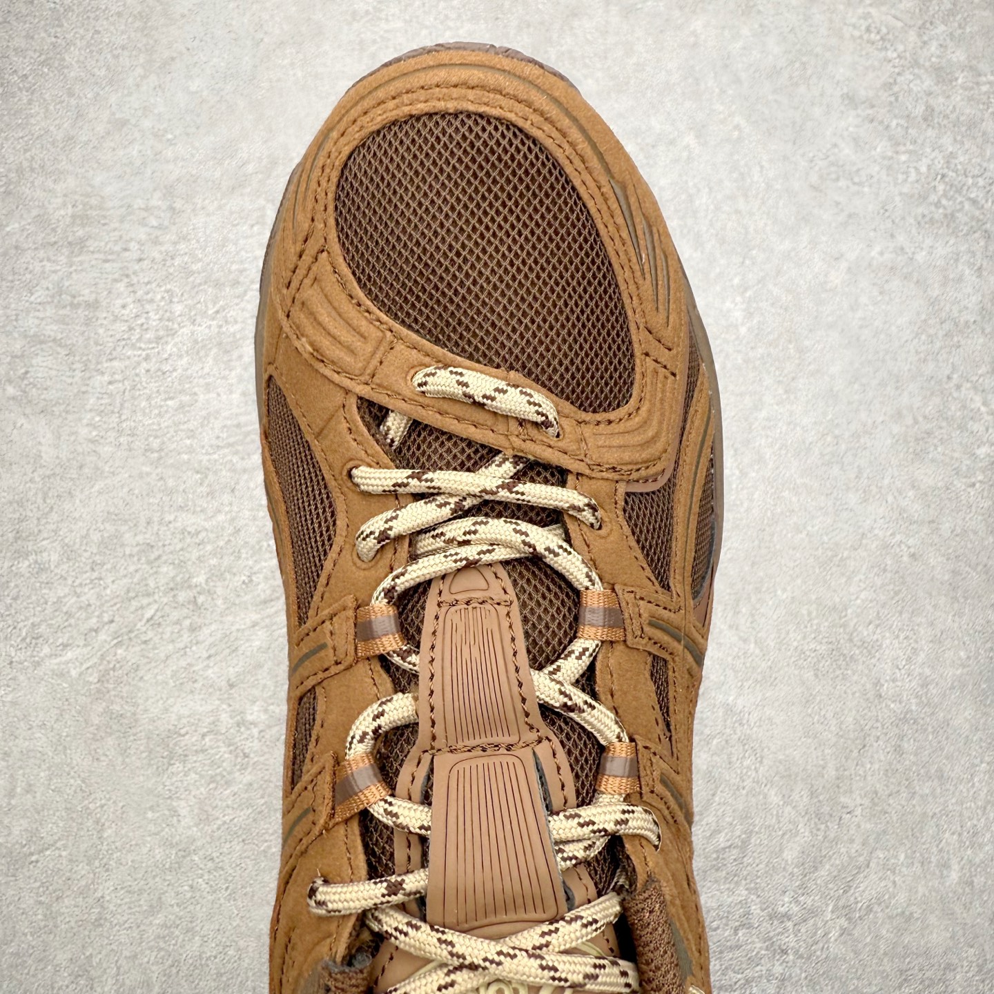 图片[4]-ASICS Gel-Kahana TR Nexus 先锋潮流复古回潮 未来主义 舒适通勤增高百搭低帮生活休闲鞋 男女同款 ASICS（亚瑟士）是日本实业家鬼冢喜八郎创立的跑鞋运动品牌，名字想法源自著名的拉丁谚语“AnimaSana In Corpore Sano”，意为“健全的精神寓于强健的体魄”。正如其名字的含义，ASICS亚瑟士一直坚信保持身体的健康与活力是打造健康快乐的生活方式的最佳途径。亚瑟士的跑鞋、篮球鞋等系列集专业与美貌于一身，拥有极高的热度。2016年，ASICS在“2016年日本最佳全球品牌”排行榜名列第17名。尺码：36 37 37.5 38 39 39.5 40 40.5 41.5 42 42.5 43.5 44 45-选品中心