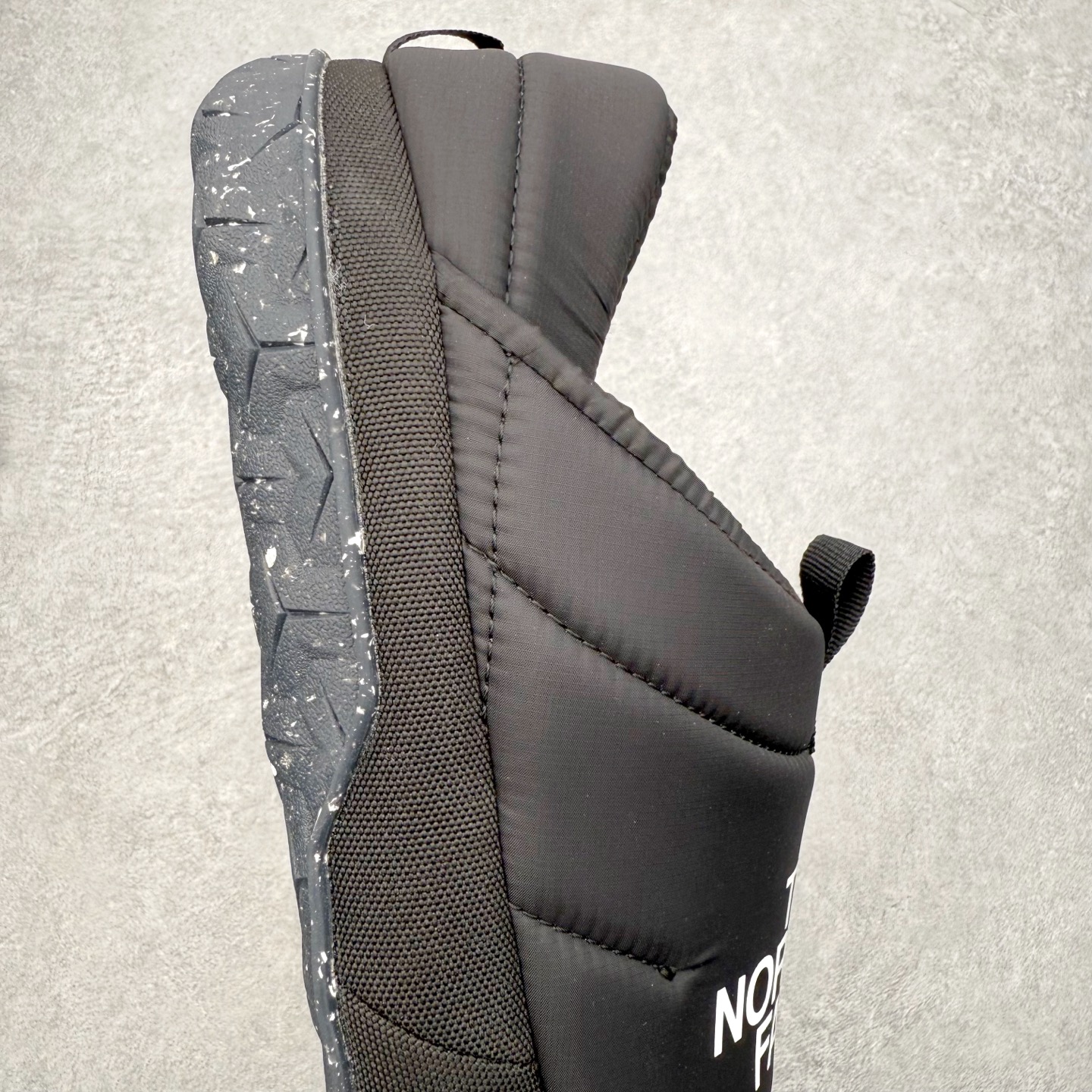 图片[6]-THE NORTH FACE 北面一脚蹬超轻保暖面包棉鞋 专业户外登山品牌（北面）The North Face自1966年创立，由两位热爱登山徒步的年轻登山者于美西旧金山开创，不断透过研发与创新，并且将最先进的技术结合在服装与鞋款设计，生产多种外型帅气且专业能力非常强的户外运动装备而备受欢迎。尺码：36 36.5 37.5 38 38.5 39 40 40.5 41 42 42.5 43 44 44.5 45-选品中心