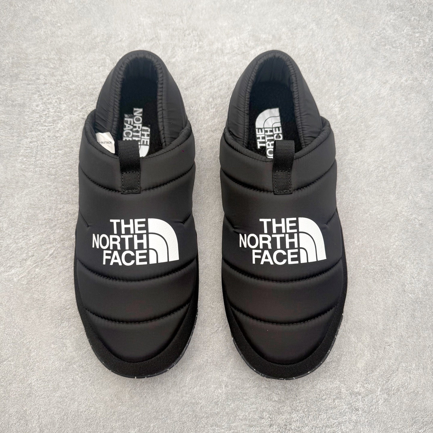 图片[2]-THE NORTH FACE 北面一脚蹬超轻保暖面包棉鞋 专业户外登山品牌（北面）The North Face自1966年创立，由两位热爱登山徒步的年轻登山者于美西旧金山开创，不断透过研发与创新，并且将最先进的技术结合在服装与鞋款设计，生产多种外型帅气且专业能力非常强的户外运动装备而备受欢迎。尺码：36 36.5 37.5 38 38.5 39 40 40.5 41 42 42.5 43 44 44.5 45-选品中心