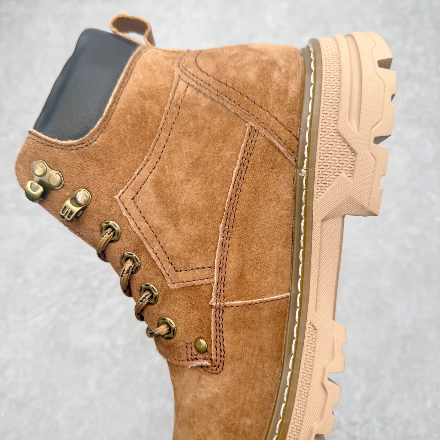 图片[7]-＃福利特价 CAT卡特 户外工装休闲马丁靴大黄靴系列 广东大厂品质 全新工艺升级 全鞋真牛皮材料 大底到五金都是代工厂原材料制作 同原版固特异永不开胶工艺 好货不杀猪 首单质量严格把控 全网独家首发 品质毋庸置疑 全套官网统一包装 今年冬季防寒户外专用 日常随意搭配 尺码：39 40 41 42 43 44（皮鞋码）-选品中心