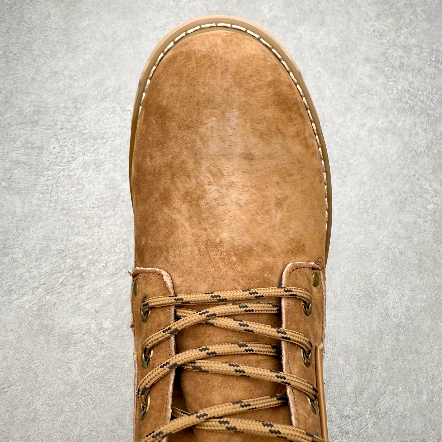 图片[4]-＃福利特价 CAT卡特 户外工装休闲马丁靴大黄靴系列 广东大厂品质 全新工艺升级 全鞋真牛皮材料 大底到五金都是代工厂原材料制作 同原版固特异永不开胶工艺 好货不杀猪 首单质量严格把控 全网独家首发 品质毋庸置疑 全套官网统一包装 今年冬季防寒户外专用 日常随意搭配 尺码：39 40 41 42 43 44（皮鞋码）-选品中心