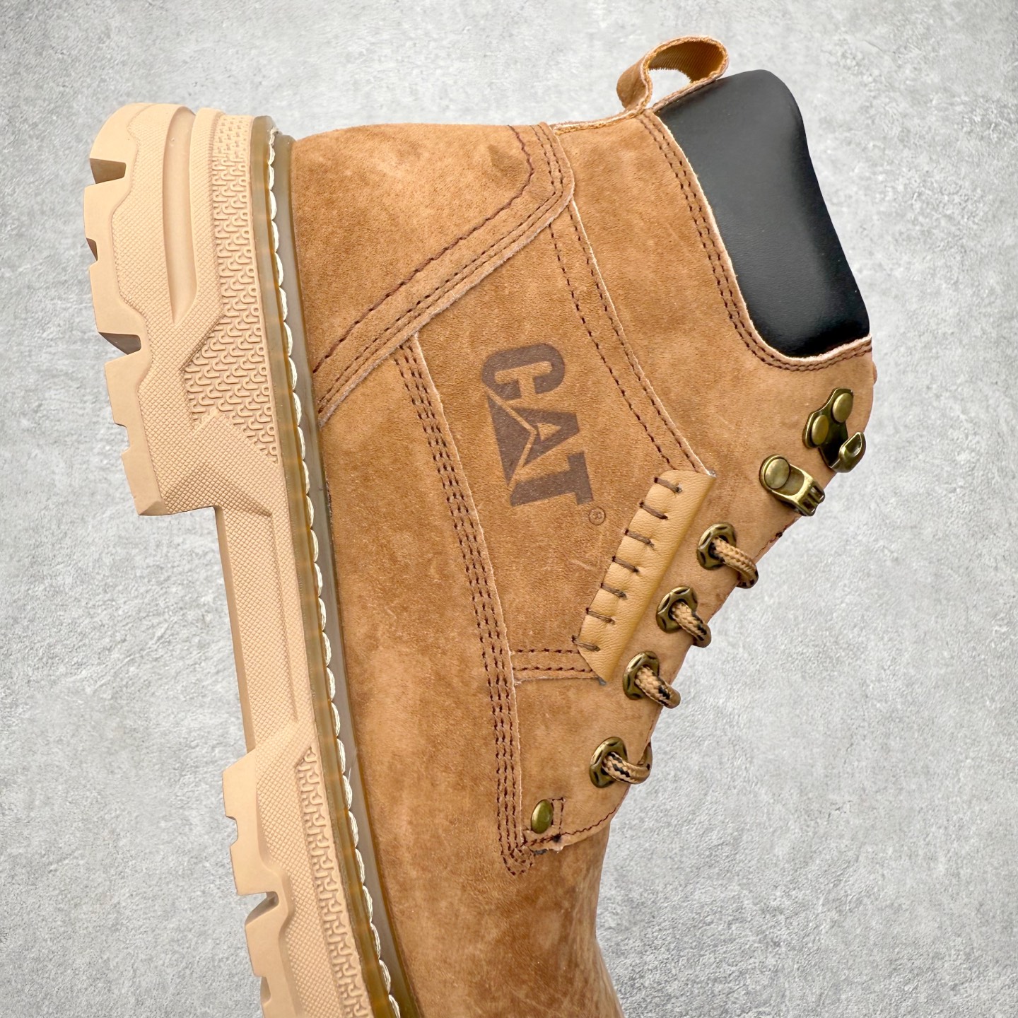 图片[6]-＃福利特价 CAT卡特 户外工装休闲马丁靴大黄靴系列 广东大厂品质 全新工艺升级 全鞋真牛皮材料 大底到五金都是代工厂原材料制作 同原版固特异永不开胶工艺 好货不杀猪 首单质量严格把控 全网独家首发 品质毋庸置疑 全套官网统一包装 今年冬季防寒户外专用 日常随意搭配 尺码：39 40 41 42 43 44（皮鞋码）-选品中心