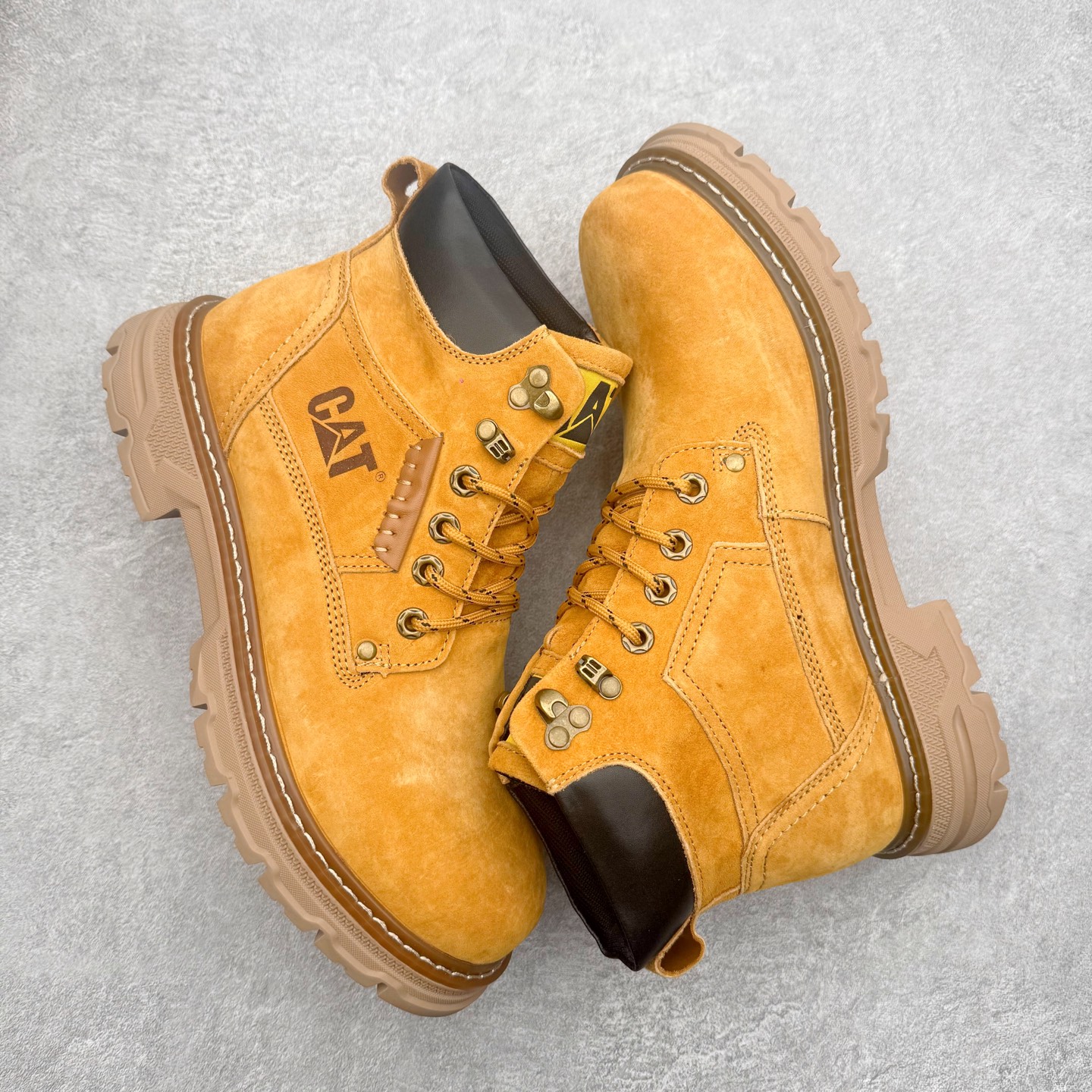 图片[3]-＃福利特价 CAT卡特 户外工装休闲马丁靴大黄靴系列 广东大厂品质 全新工艺升级 全鞋真牛皮材料 大底到五金都是代工厂原材料制作 同原版固特异永不开胶工艺 好货不杀猪 首单质量严格把控 全网独家首发 品质毋庸置疑 全套官网统一包装 今年冬季防寒户外专用 日常随意搭配 尺码：39 40 41 42 43 44（皮鞋码）-选品中心
