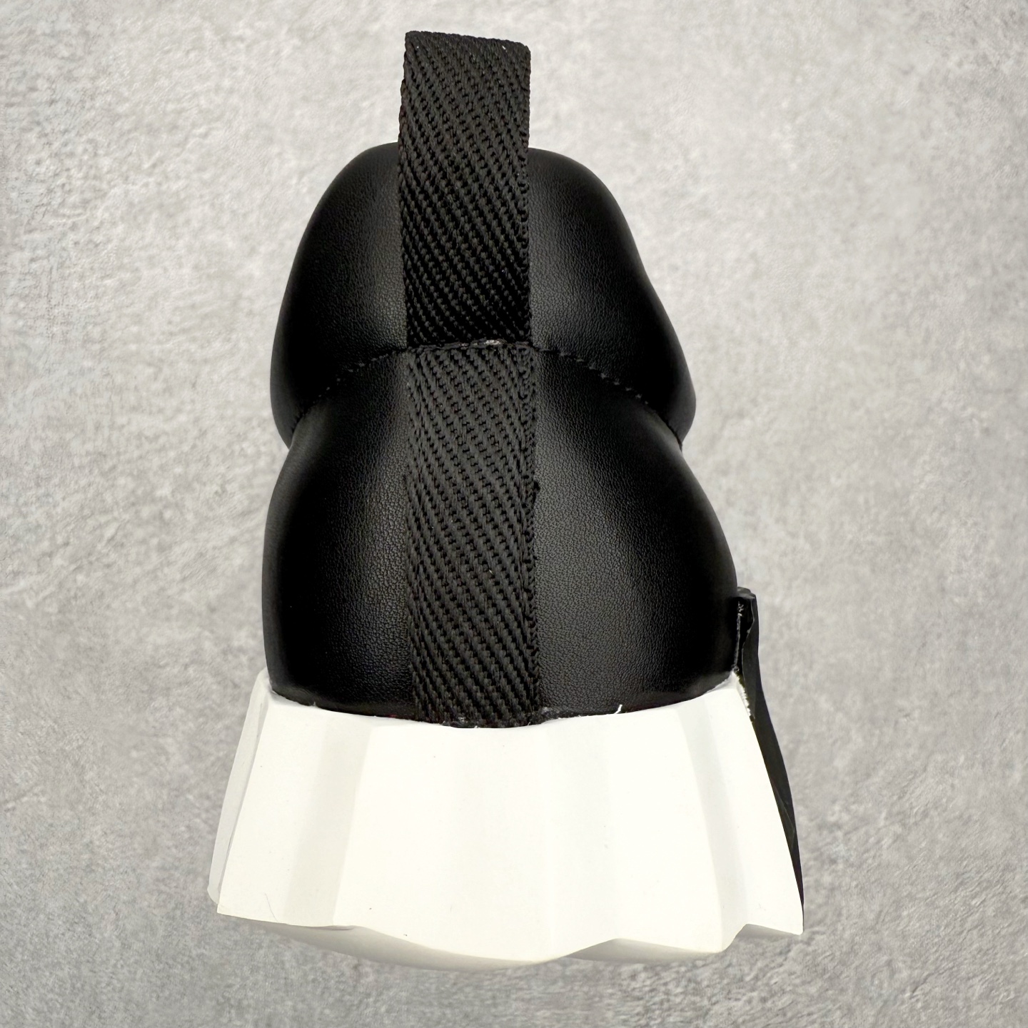 图片[8]-Hermes 爱马仕 Bouncing 老钱风 皮面款 低帮休闲鞋 海淘代购同渠道品质 高端零售 外贸充正专供 原版购入开发 ZP级全套包装 完美楦型 正确卡色 大底 质感媲美原版 细节与原版一致 请注意区分市面通货材 尺码：39 40 41 42 43 44 45-选品中心