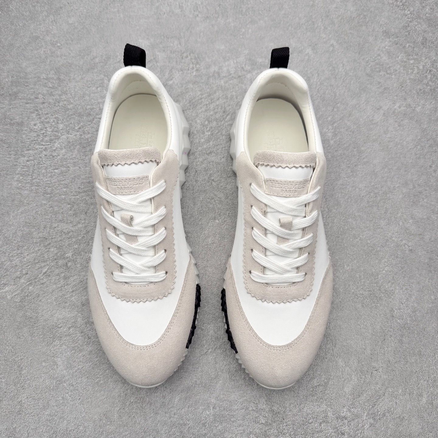 图片[2]-Hermes 爱马仕 Bouncing 老钱风 皮面款 低帮休闲鞋 海淘代购同渠道品质 高端零售 外贸充正专供 原版购入开发 ZP级全套包装 完美楦型 正确卡色 大底 质感媲美原版 细节与原版一致 请注意区分市面通货材 尺码：39 40 41 42 43 44 45-选品中心