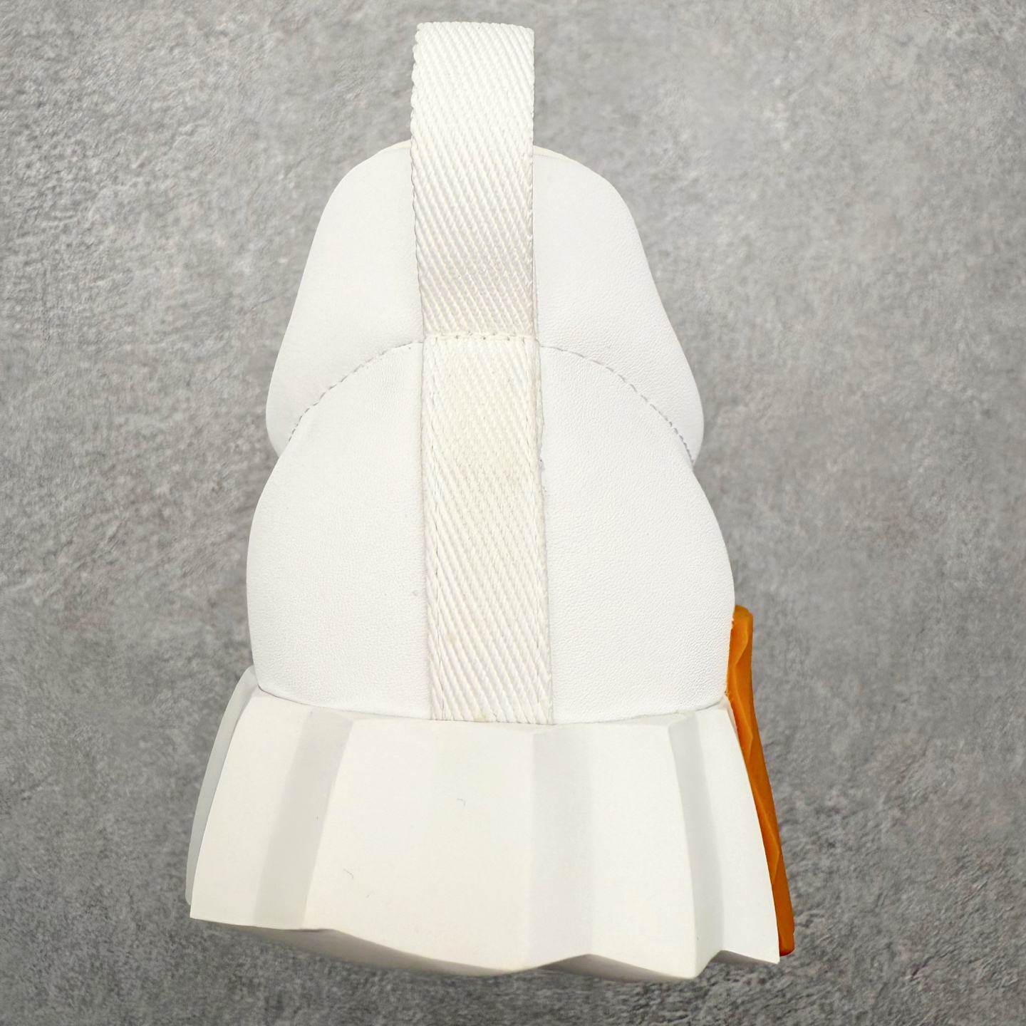 图片[8]-Hermes 爱马仕 Bouncing 老钱风 皮面款 低帮休闲鞋 海淘代购同渠道品质 高端零售 外贸充正专供 原版购入开发 ZP级全套包装 完美楦型 正确卡色 大底 质感媲美原版 细节与原版一致 请注意区分市面通货材 尺码：39 40 41 42 43 44 45-选品中心