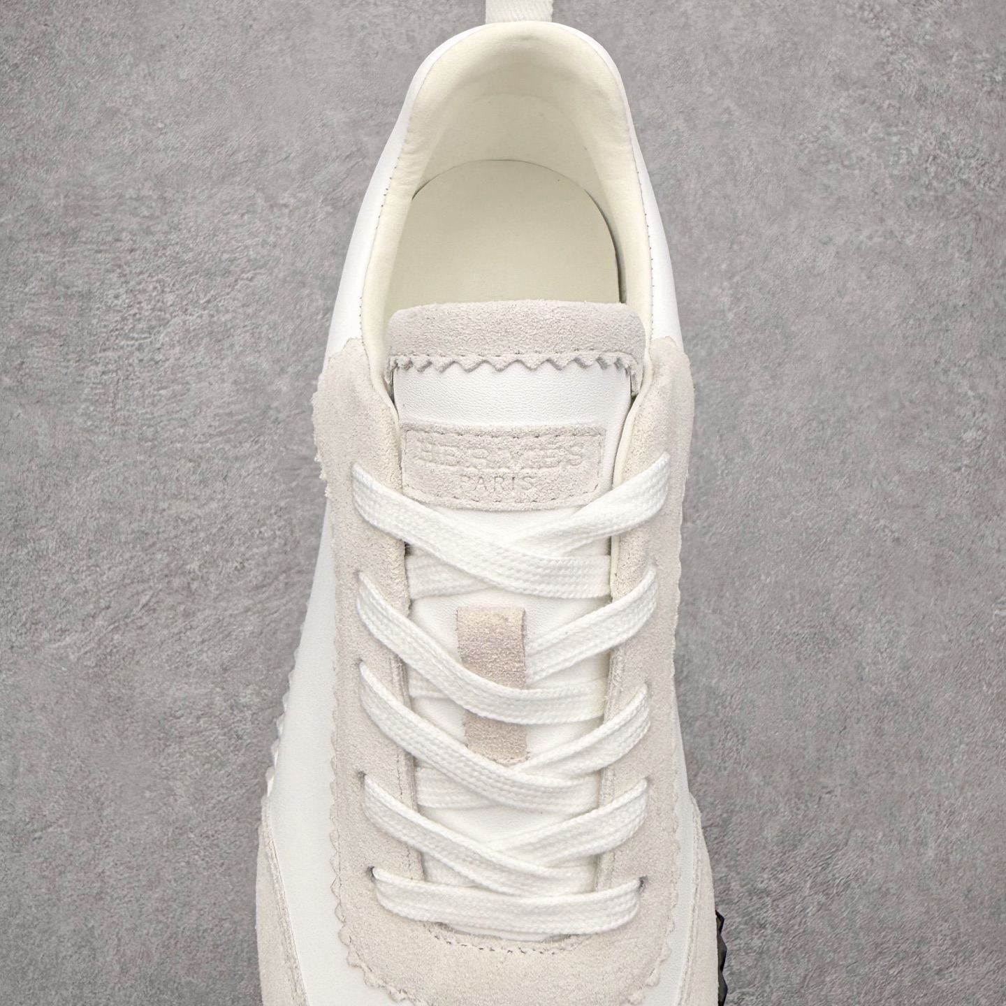 图片[5]-Hermes 爱马仕 Bouncing 老钱风 皮面款 低帮休闲鞋 海淘代购同渠道品质 高端零售 外贸充正专供 原版购入开发 ZP级全套包装 完美楦型 正确卡色 大底 质感媲美原版 细节与原版一致 请注意区分市面通货材 尺码：39 40 41 42 43 44 45-选品中心