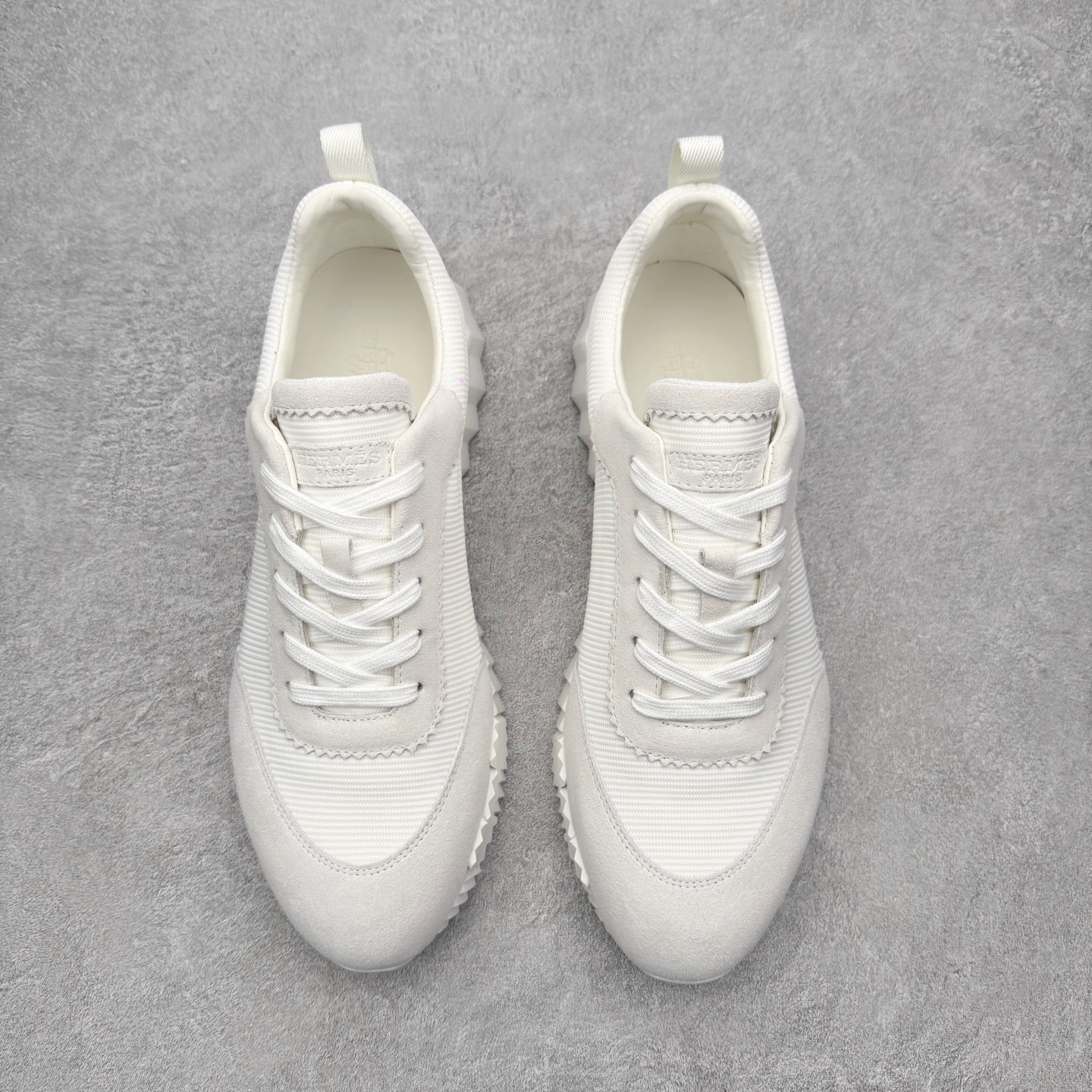 图片[2]-Hermes 爱马仕 Bouncing 老钱风 皮面款 低帮休闲鞋 海淘代购同渠道品质 高端零售 外贸充正专供 原版购入开发 ZP级全套包装 完美楦型 正确卡色 大底 质感媲美原版 细节与原版一致 请注意区分市面通货材 尺码：39 40 41 42 43 44 45-选品中心