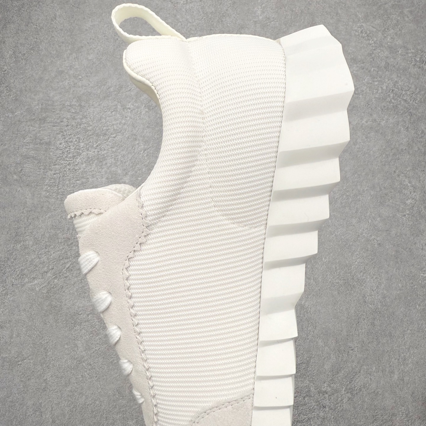 图片[7]-Hermes 爱马仕 Bouncing 老钱风 皮面款 低帮休闲鞋 海淘代购同渠道品质 高端零售 外贸充正专供 原版购入开发 ZP级全套包装 完美楦型 正确卡色 大底 质感媲美原版 细节与原版一致 请注意区分市面通货材 尺码：39 40 41 42 43 44 45-选品中心