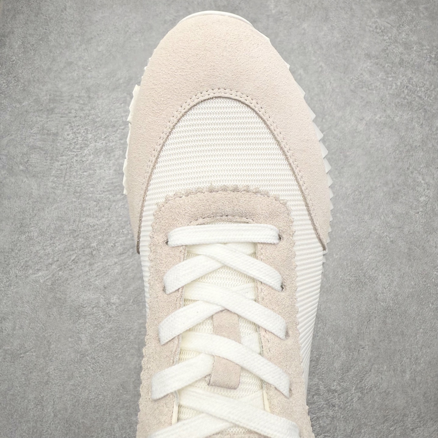 图片[4]-Hermes 爱马仕 Bouncing 老钱风 皮面款 低帮休闲鞋 海淘代购同渠道品质 高端零售 外贸充正专供 原版购入开发 ZP级全套包装 完美楦型 正确卡色 大底 质感媲美原版 细节与原版一致 请注意区分市面通货材 尺码：39 40 41 42 43 44 45-选品中心