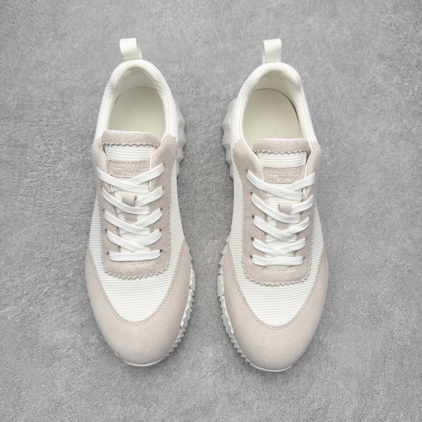 图片[2]-Hermes 爱马仕 Bouncing 老钱风 皮面款 低帮休闲鞋 海淘代购同渠道品质 高端零售 外贸充正专供 原版购入开发 ZP级全套包装 完美楦型 正确卡色 大底 质感媲美原版 细节与原版一致 请注意区分市面通货材 尺码：39 40 41 42 43 44 45-选品中心