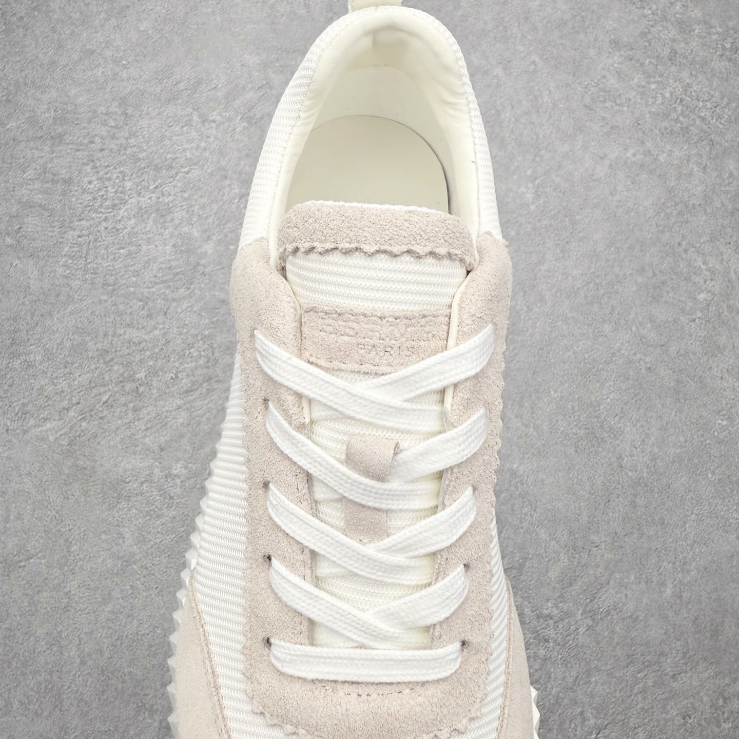 图片[5]-Hermes 爱马仕 Bouncing 老钱风 皮面款 低帮休闲鞋 海淘代购同渠道品质 高端零售 外贸充正专供 原版购入开发 ZP级全套包装 完美楦型 正确卡色 大底 质感媲美原版 细节与原版一致 请注意区分市面通货材 尺码：39 40 41 42 43 44 45-选品中心