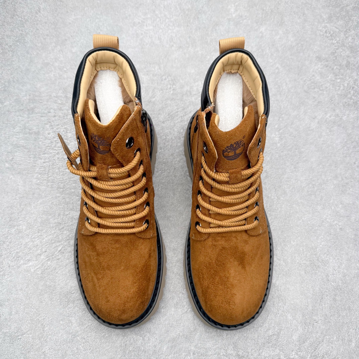 图片[2]-Timberland添柏岚/天伯伦 秋冬新品 秋冬必备户外休闲大黄靴系列#广东大厂品质 原盒原包装 时尚潮流搭配 面料采用意大利🇮🇹顶级磨砂细纹牛皮 轻质大底 搭配防臭防腐真皮乳胶鞋垫 大底到五金都是代工厂原材料制作 同原版固特异永不开胶工艺 好货不杀猪 首单质量严格把控 全网独家首发 品质毋庸置疑 全套官网统一包装 给您完美的穿着体验 质量考究耐穿 型男必备 专治不帅 高品质脚感一流 今年冬季防寒户外专用 日常随意搭配 尺码：38-44（皮鞋码）-选品中心