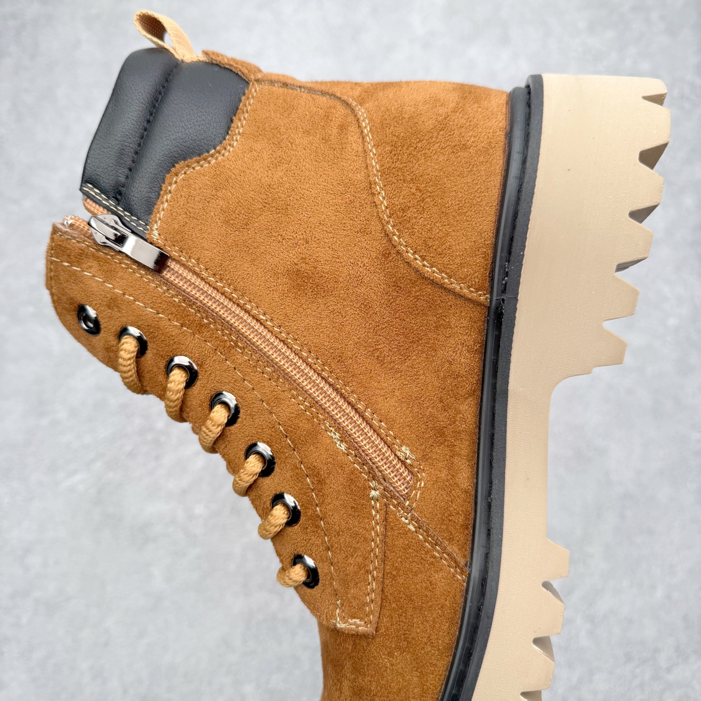 图片[7]-Timberland添柏岚/天伯伦 秋冬新品 秋冬必备户外休闲大黄靴系列#广东大厂品质 原盒原包装 时尚潮流搭配 面料采用意大利🇮🇹顶级磨砂细纹牛皮 轻质大底 搭配防臭防腐真皮乳胶鞋垫 大底到五金都是代工厂原材料制作 同原版固特异永不开胶工艺 好货不杀猪 首单质量严格把控 全网独家首发 品质毋庸置疑 全套官网统一包装 给您完美的穿着体验 质量考究耐穿 型男必备 专治不帅 高品质脚感一流 今年冬季防寒户外专用 日常随意搭配 尺码：38-44（皮鞋码）-选品中心