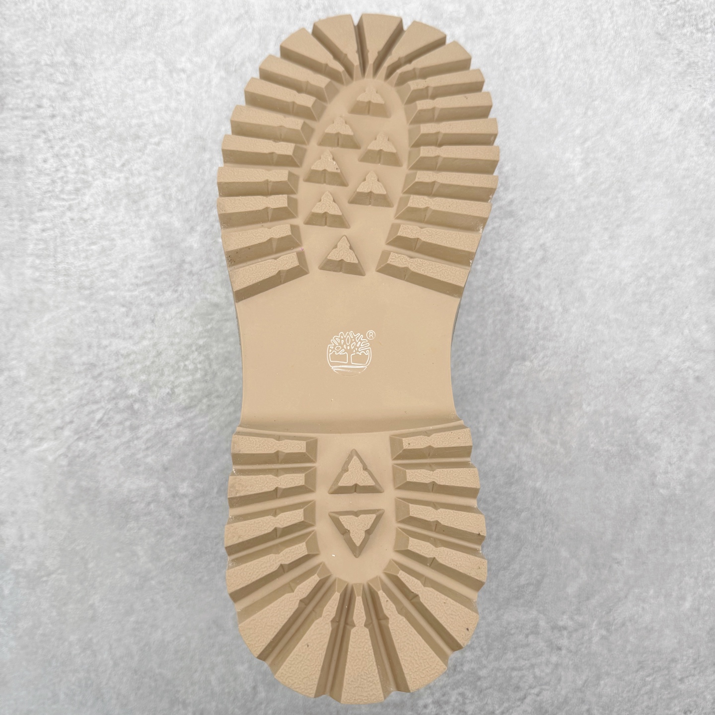 图片[9]-Timberland添柏岚/天伯伦 秋冬新品 秋冬必备户外休闲大黄靴系列#广东大厂品质 原盒原包装 时尚潮流搭配 面料采用意大利🇮🇹顶级磨砂细纹牛皮 轻质大底 搭配防臭防腐真皮乳胶鞋垫 大底到五金都是代工厂原材料制作 同原版固特异永不开胶工艺 好货不杀猪 首单质量严格把控 全网独家首发 品质毋庸置疑 全套官网统一包装 给您完美的穿着体验 质量考究耐穿 型男必备 专治不帅 高品质脚感一流 今年冬季防寒户外专用 日常随意搭配 尺码：38-44（皮鞋码）-选品中心