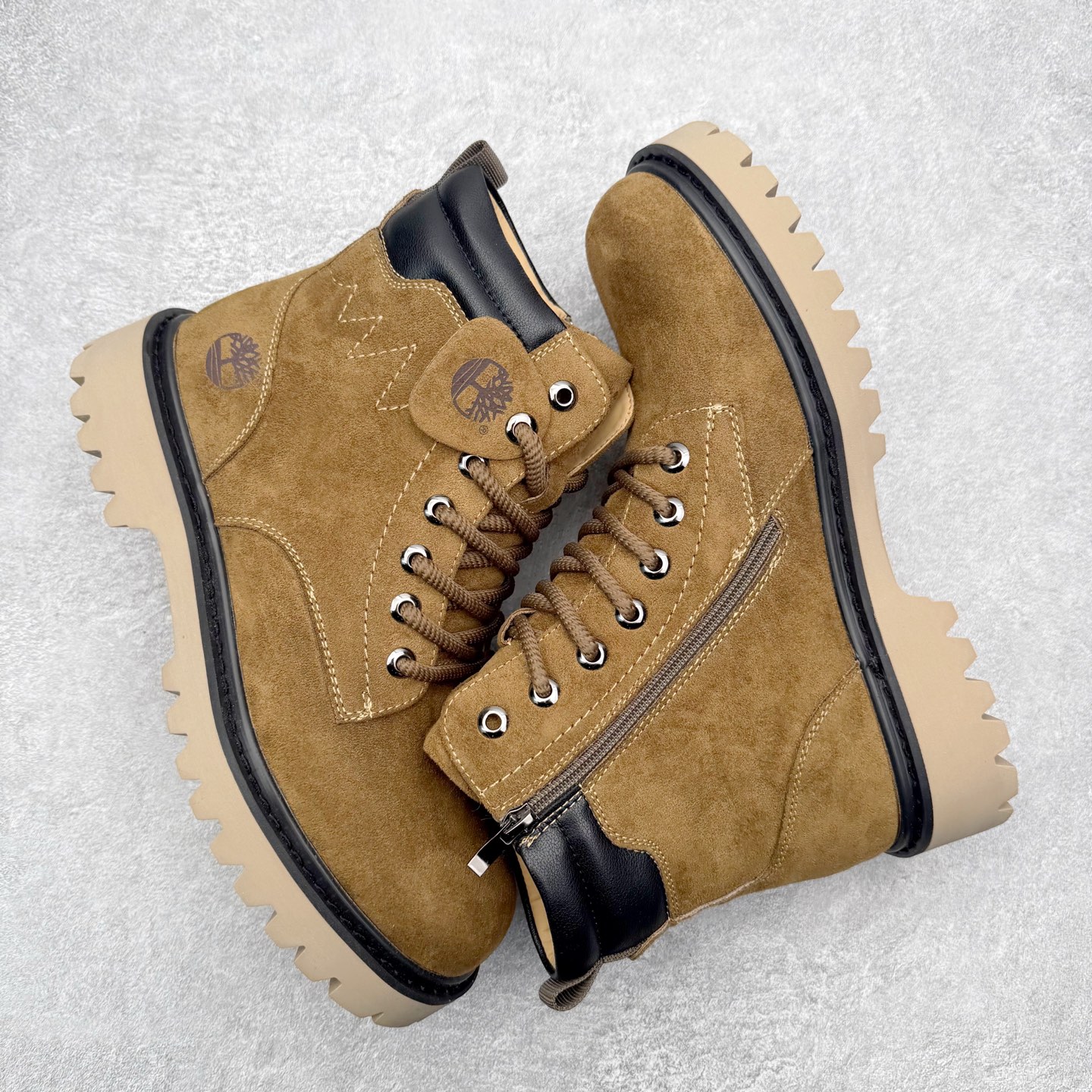 图片[3]-Timberland添柏岚/天伯伦 秋冬新品 秋冬必备户外休闲大黄靴系列#广东大厂品质 原盒原包装 时尚潮流搭配 面料采用意大利🇮🇹顶级磨砂细纹牛皮 轻质大底 搭配防臭防腐真皮乳胶鞋垫 大底到五金都是代工厂原材料制作 同原版固特异永不开胶工艺 好货不杀猪 首单质量严格把控 全网独家首发 品质毋庸置疑 全套官网统一包装 给您完美的穿着体验 质量考究耐穿 型男必备 专治不帅 高品质脚感一流 今年冬季防寒户外专用 日常随意搭配 尺码：38-44（皮鞋码）-选品中心