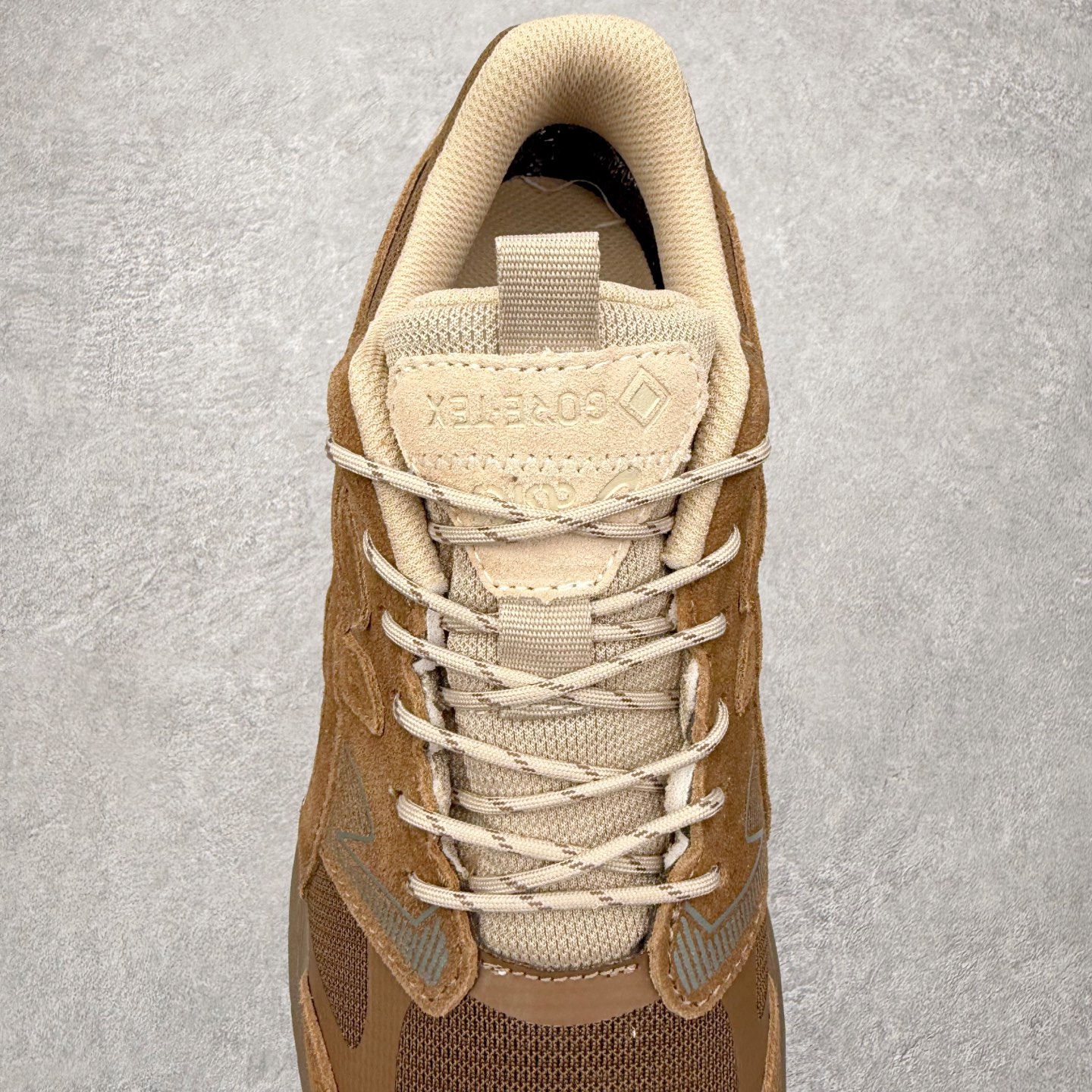 图片[5]-Asics Gel-Terrain 亚瑟士复古街头时尚运动减震耐磨透气低帮越野跑步鞋 复古经典的鞋面设计 灵感来自ASICS 90年代的经典越野跑系列 鞋身无缝设计元素 巧妙呈现户外机能感 FLYTEFOAM中底与GEL缓震科技加持 集轻量与动感于一身 融合复古美学与现代材料质感 舒适有型 带你潮流开「野」尺码：36 37 37.5 38 39 39.5 40 40.5 41.5 42 42.5 43.5 44 45-选品中心