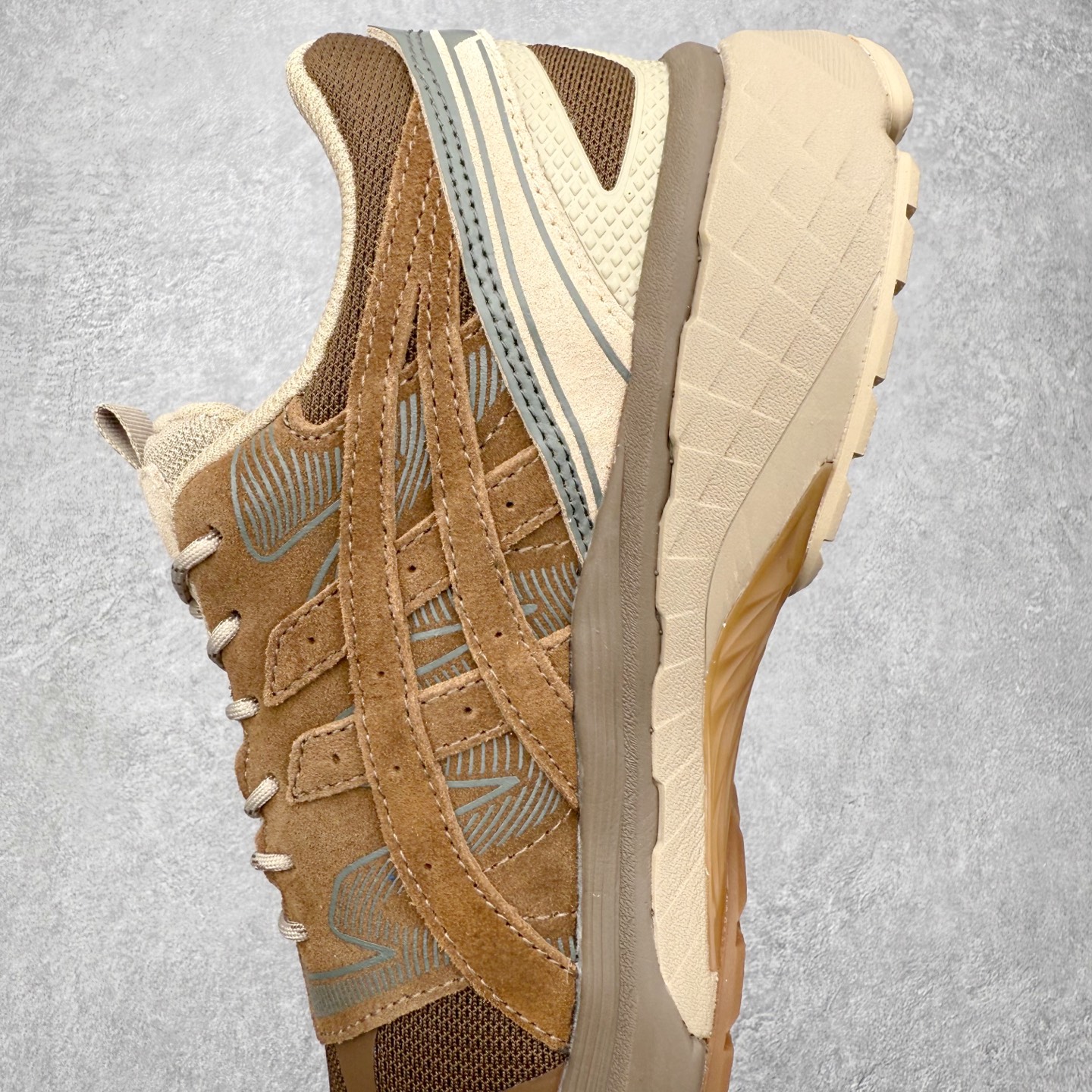 图片[7]-Asics Gel-Terrain 亚瑟士复古街头时尚运动减震耐磨透气低帮越野跑步鞋 复古经典的鞋面设计 灵感来自ASICS 90年代的经典越野跑系列 鞋身无缝设计元素 巧妙呈现户外机能感 FLYTEFOAM中底与GEL缓震科技加持 集轻量与动感于一身 融合复古美学与现代材料质感 舒适有型 带你潮流开「野」尺码：36 37 37.5 38 39 39.5 40 40.5 41.5 42 42.5 43.5 44 45-选品中心