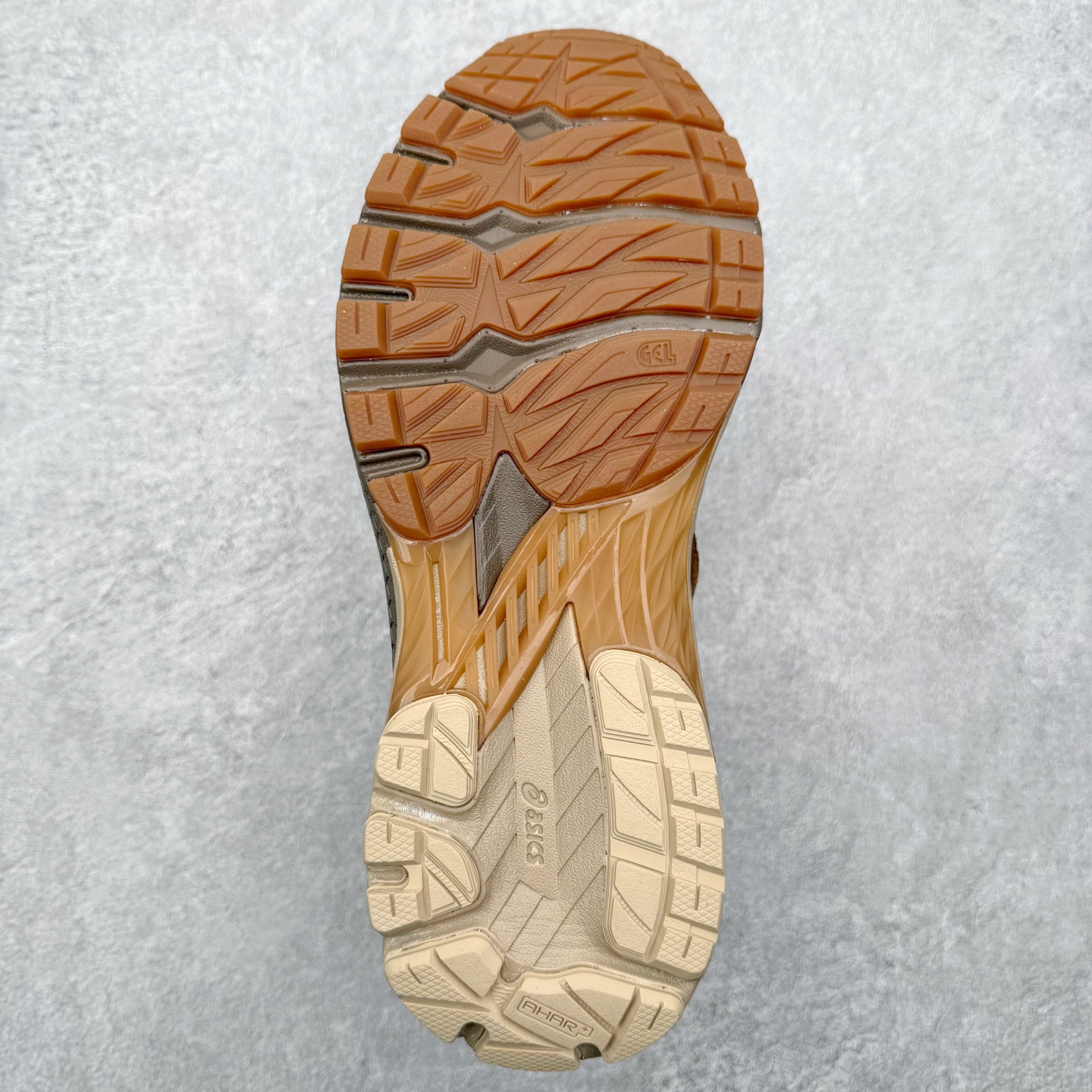 图片[9]-Asics Gel-Terrain 亚瑟士复古街头时尚运动减震耐磨透气低帮越野跑步鞋 复古经典的鞋面设计 灵感来自ASICS 90年代的经典越野跑系列 鞋身无缝设计元素 巧妙呈现户外机能感 FLYTEFOAM中底与GEL缓震科技加持 集轻量与动感于一身 融合复古美学与现代材料质感 舒适有型 带你潮流开「野」尺码：36 37 37.5 38 39 39.5 40 40.5 41.5 42 42.5 43.5 44 45-选品中心