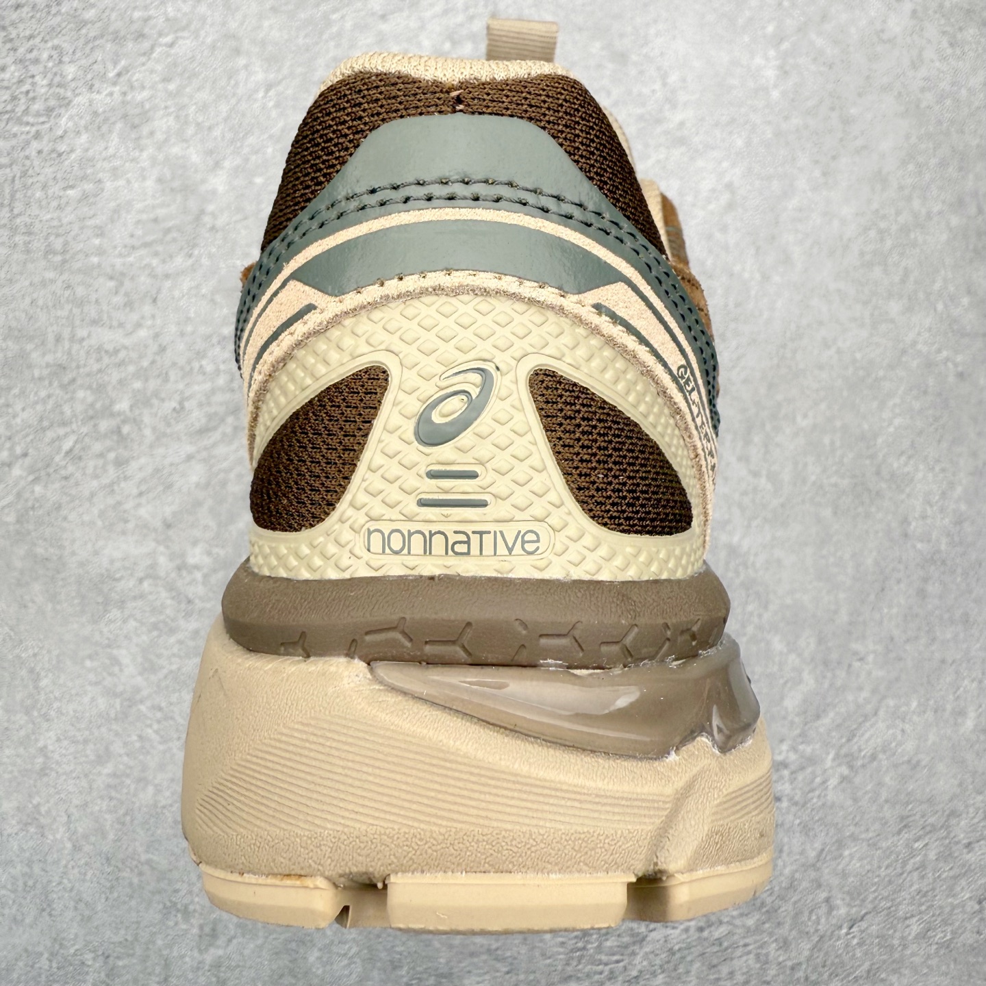 图片[8]-Asics Gel-Terrain 亚瑟士复古街头时尚运动减震耐磨透气低帮越野跑步鞋 复古经典的鞋面设计 灵感来自ASICS 90年代的经典越野跑系列 鞋身无缝设计元素 巧妙呈现户外机能感 FLYTEFOAM中底与GEL缓震科技加持 集轻量与动感于一身 融合复古美学与现代材料质感 舒适有型 带你潮流开「野」尺码：36 37 37.5 38 39 39.5 40 40.5 41.5 42 42.5 43.5 44 45-选品中心