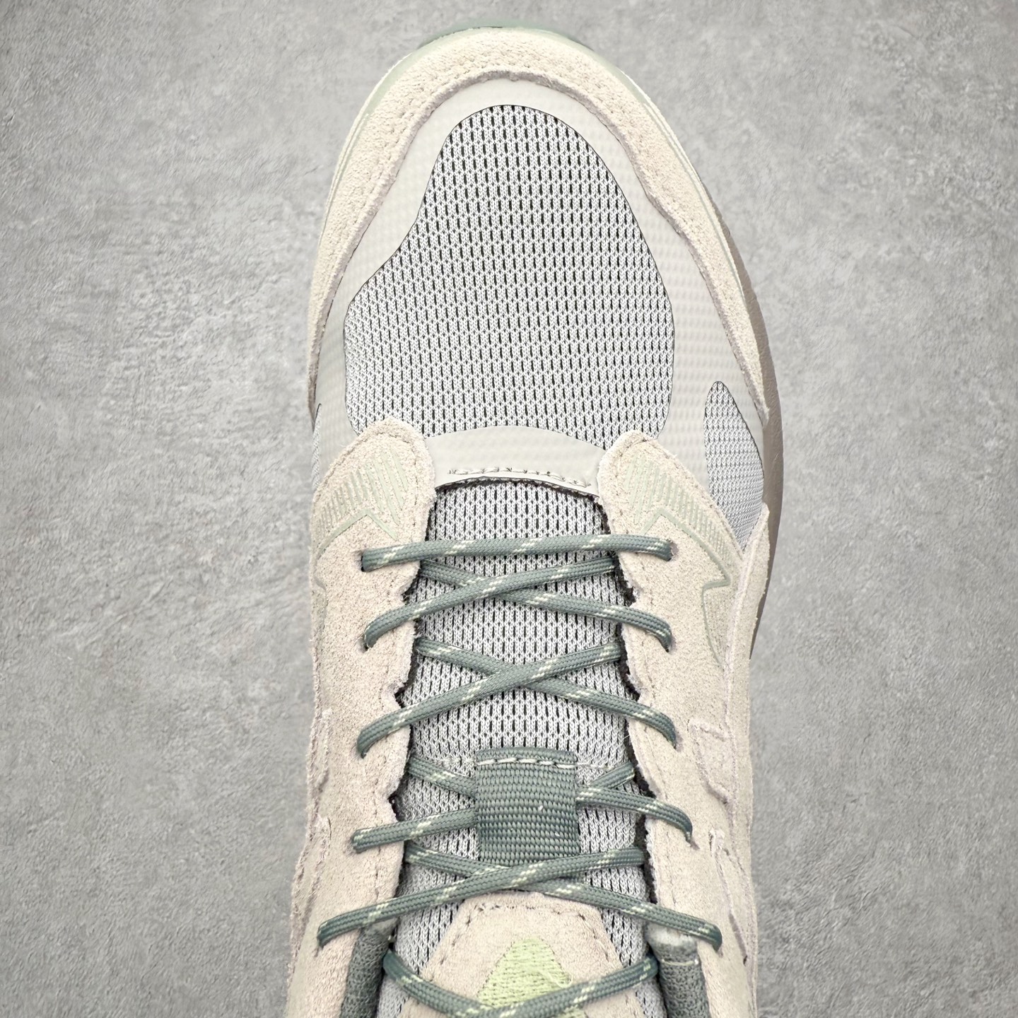 图片[4]-Asics Gel-Terrain 亚瑟士复古街头时尚运动减震耐磨透气低帮越野跑步鞋 复古经典的鞋面设计 灵感来自ASICS 90年代的经典越野跑系列 鞋身无缝设计元素 巧妙呈现户外机能感 FLYTEFOAM中底与GEL缓震科技加持 集轻量与动感于一身 融合复古美学与现代材料质感 舒适有型 带你潮流开「野」尺码：36 37 37.5 38 39 39.5 40 40.5 41.5 42 42.5 43.5 44 45-选品中心